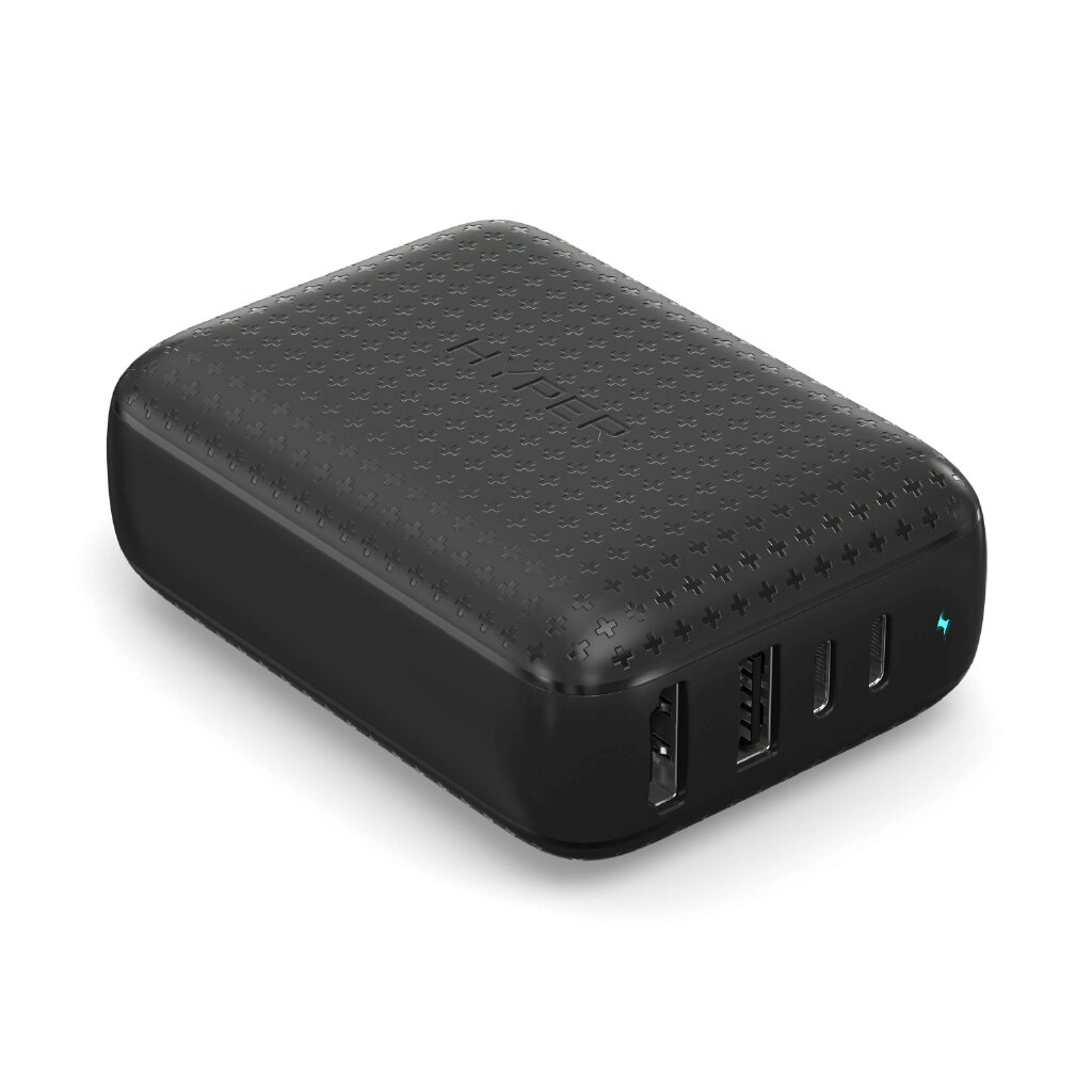Schwarzes, rechteckiges Ladegerät mit mehreren USB-Anschlüssen. Mit HYPER-Logo. Weißer Hintergrund.