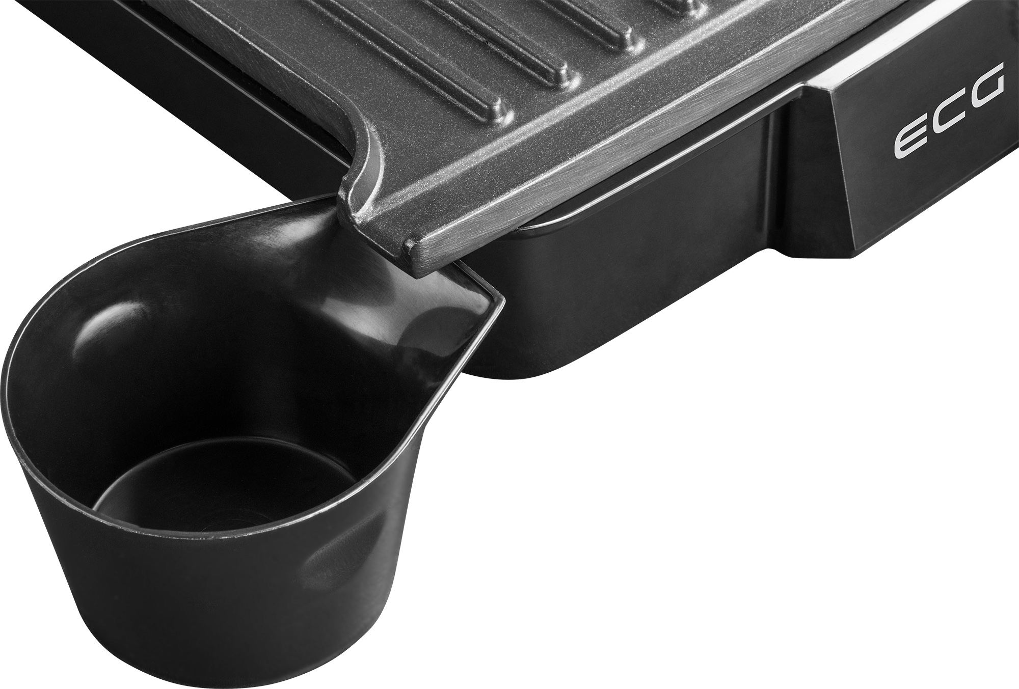 Una sartén de parrilla negra con un recipiente negro para aceite. La parrilla tiene forma rectangular.
