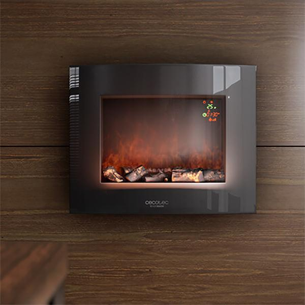 Una chimenea negra montada en una pared de madera. Presenta un efecto de fuego parpadeante y una pantalla digital.