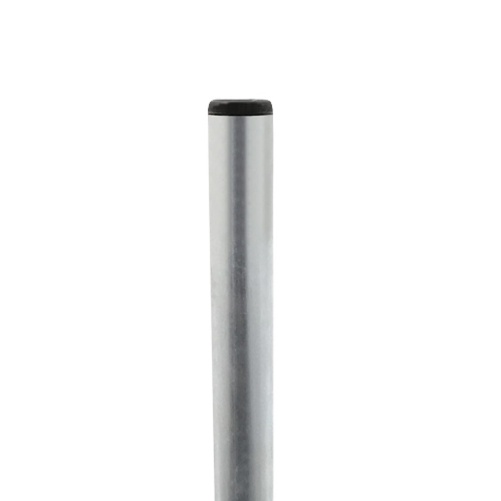 Eine Metallstange mit schwarzer Kappe. Die Stange ist silbern und steht vertikal.