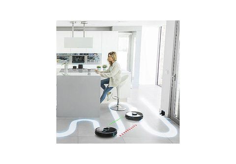 Este robot aspirador Conga de Cecotec cuesta menos de 100 euros en  MediaMarkt: limpia y friega el suelo de tu casa sin esfuerzo