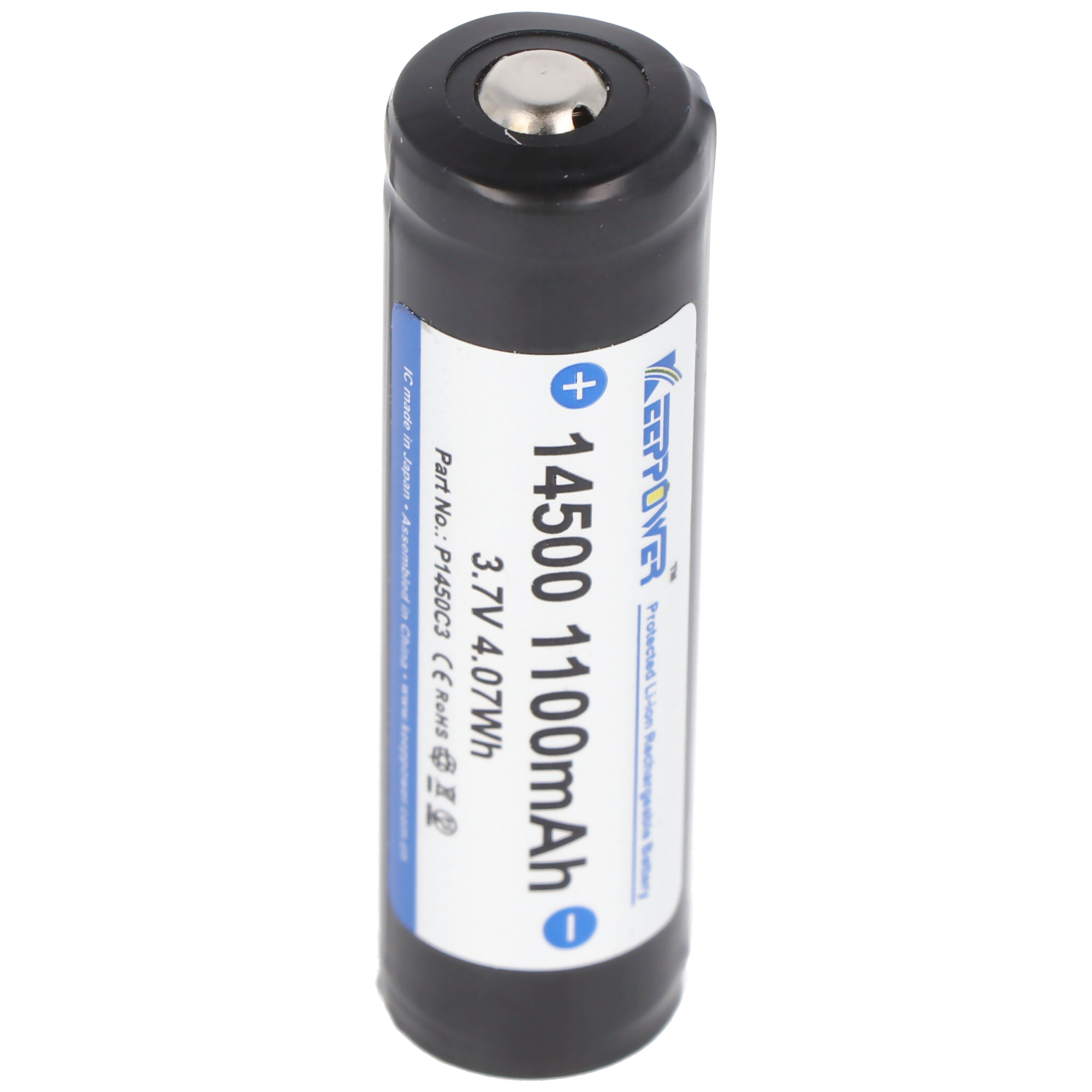 Eine zylindrische Batterie mit Text und einem Plus/Minus-Zeichen. Sie ist schwarz und hat ein weißes Etikett.
