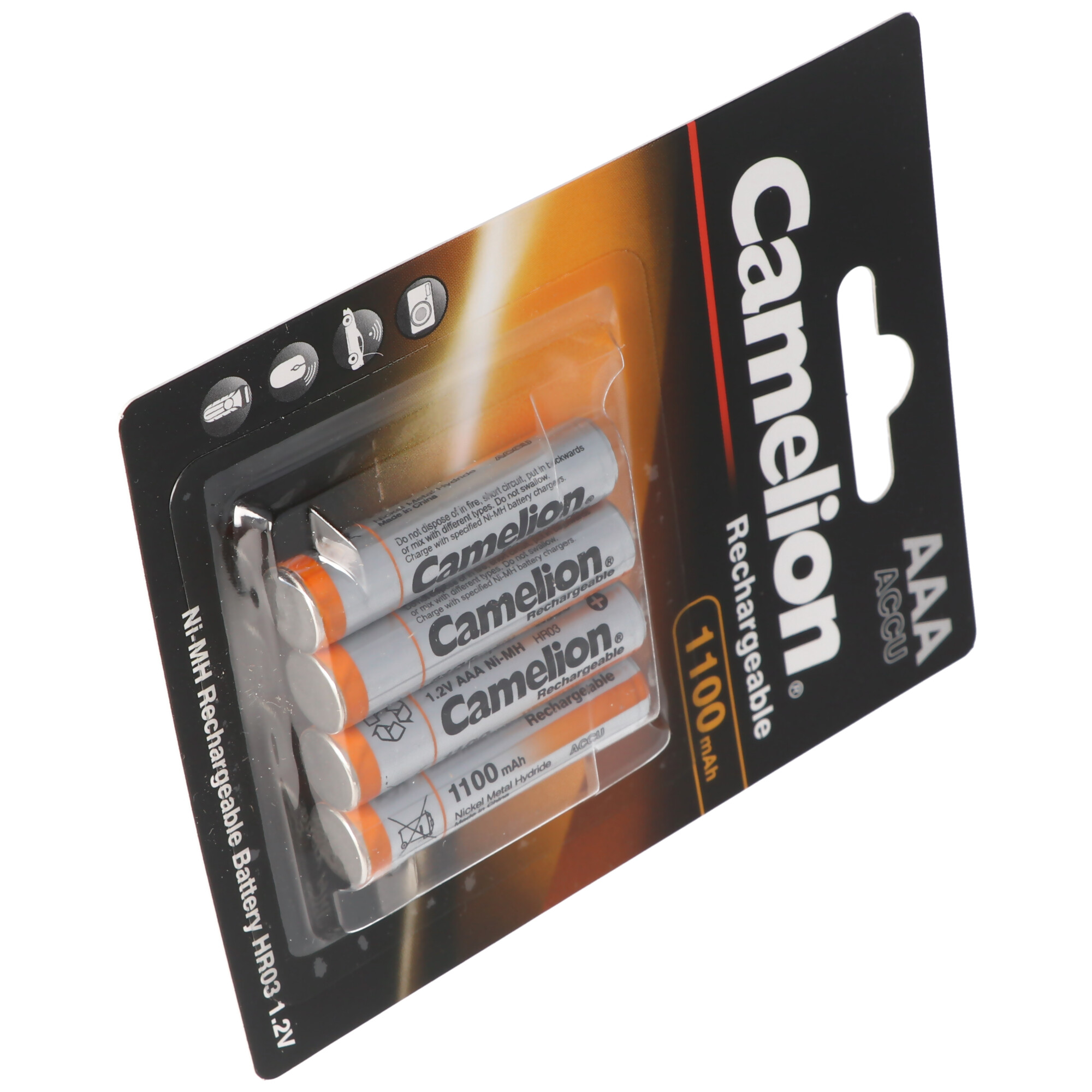 Eine Blisterpackung mit vier AAA-Batterien. Die Verpackung ist weiß und orange mit Text auf Englisch.