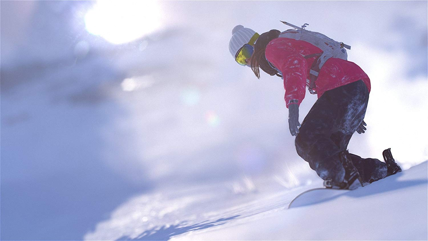 Snowboarder auf einer schneebedeckten Piste in hellem Sonnenlicht.