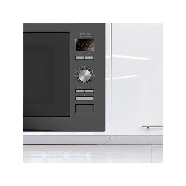 Kuchenka mikrofalowa z wyświetlaczem cyfrowym i przyciskami. Biało-szary design.