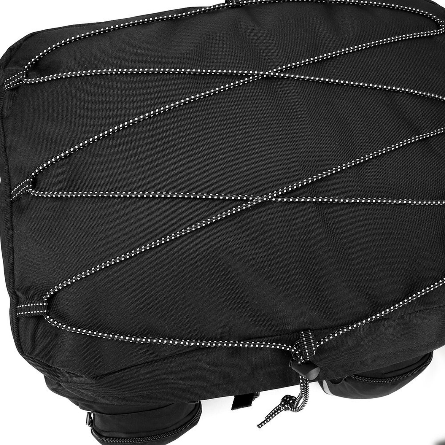 Schwarze Rucksack-Draufsicht. Weißes Kabel mit weißen reflektierenden Punkten zickzackt über die Oberfläche.