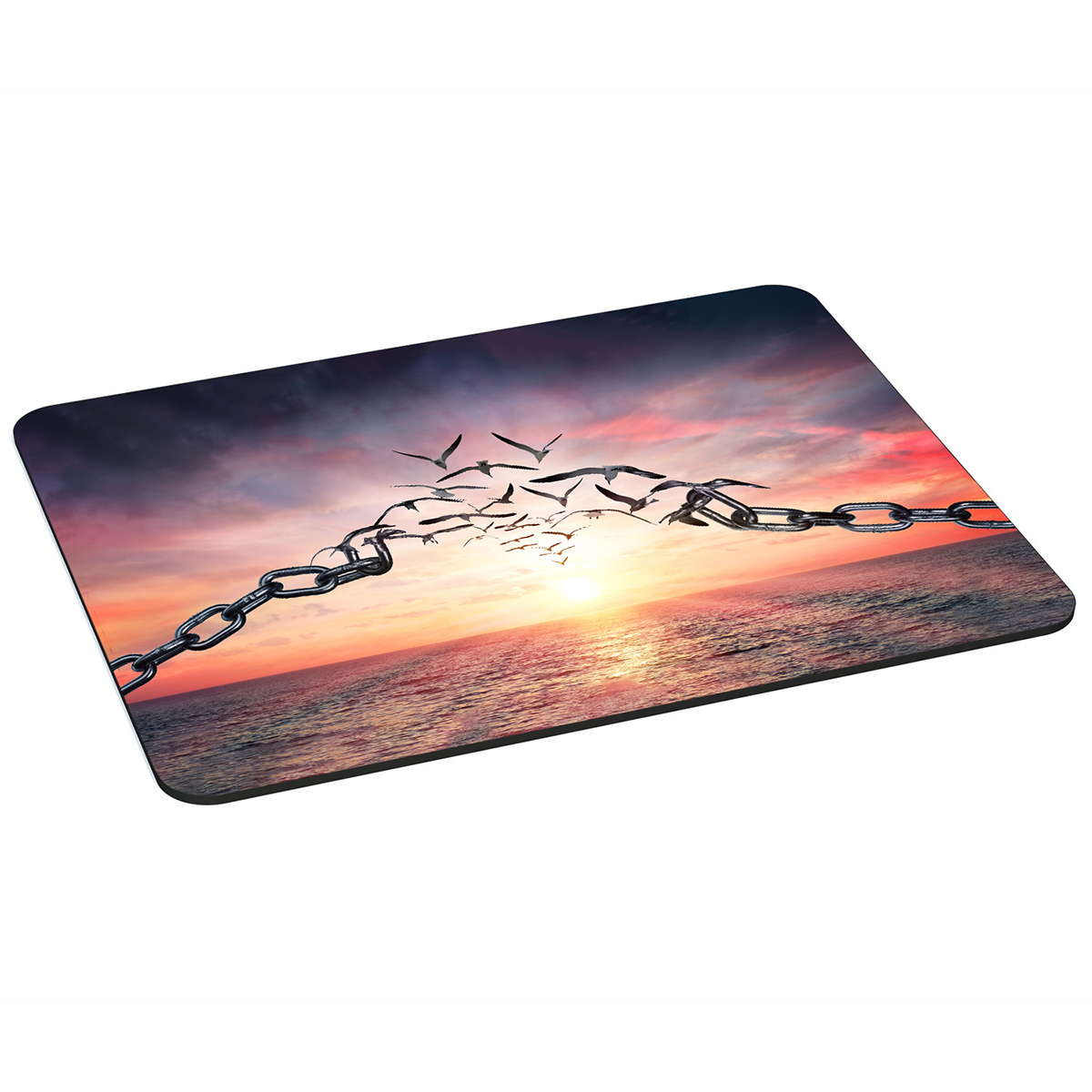Ein Mousepad mit Sonnenuntergangsszene. Eine Kette bricht, Vögel fliegen aus der Mitte.