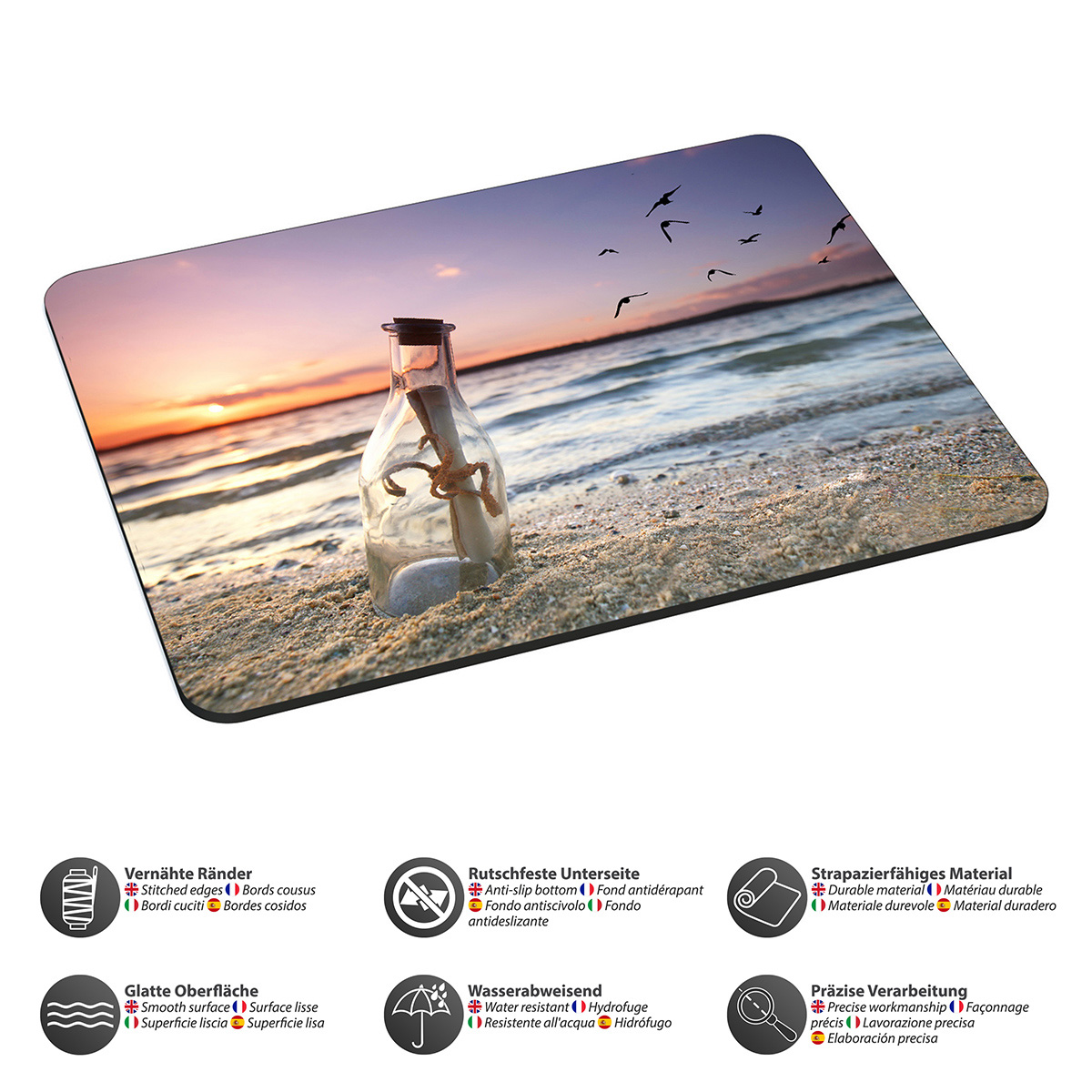 Ein Mousepad mit einer Strandszene und einer Flaschenpost.