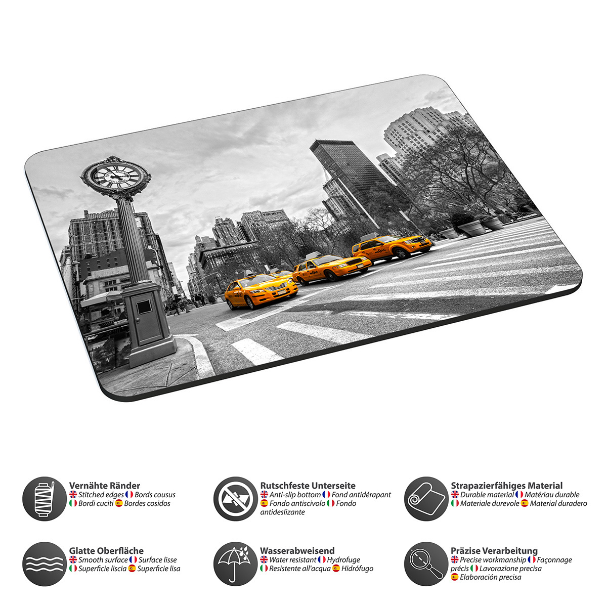Mauspad mit Schwarzweißbild einer Straßenszene in New York City mit gelben Taxis.