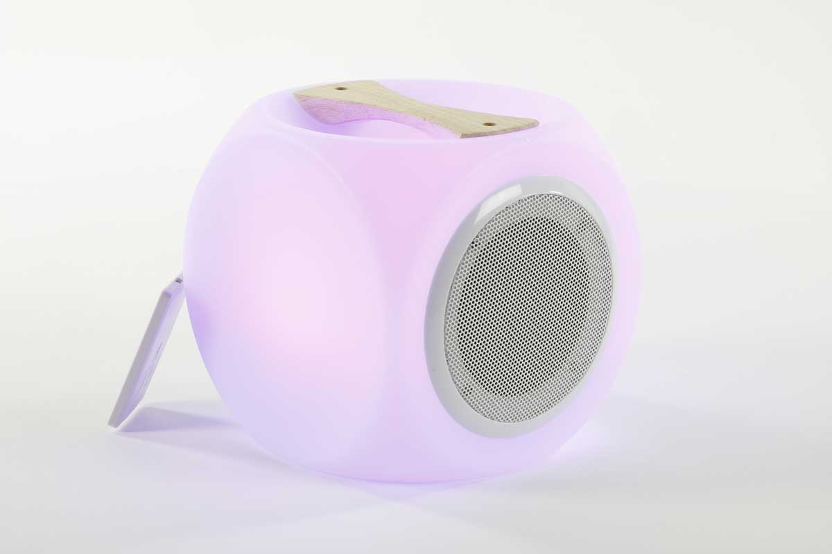 7EVEN Mobiler Outdoor LED-Lautsprecher Farbwechsel Akku, mit Holzgriff, Fernbedienung Bluetooth, LED-Lautsprecher sowie