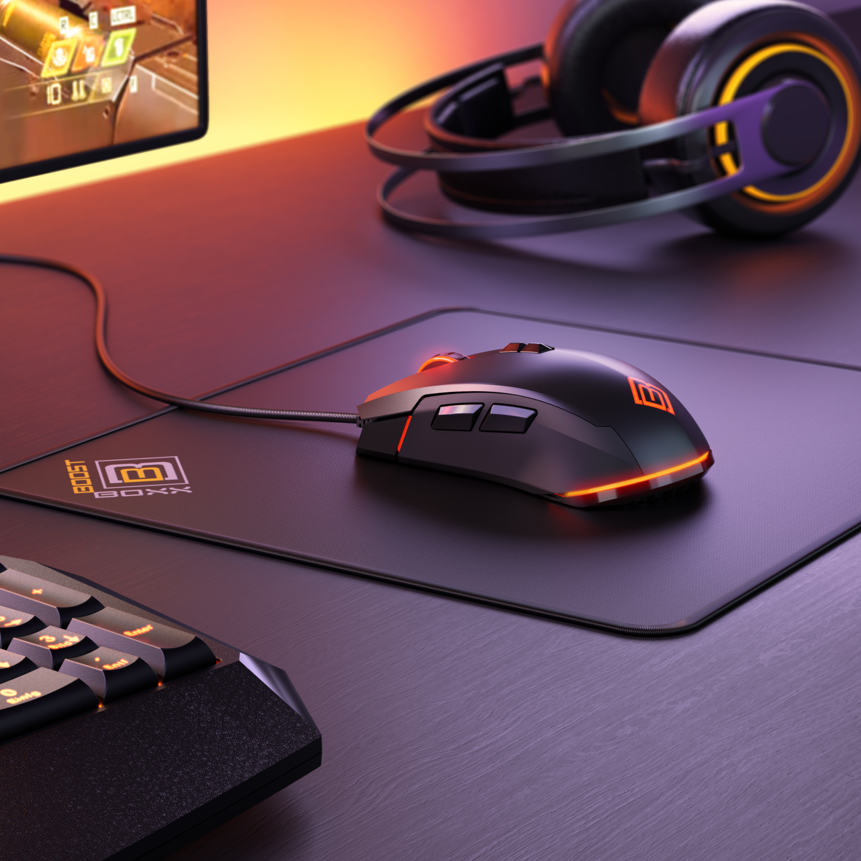 Schwarzes Gaming-Setup. Maus auf Pad, Tastatur, Kopfhörer und Monitor sind sichtbar.