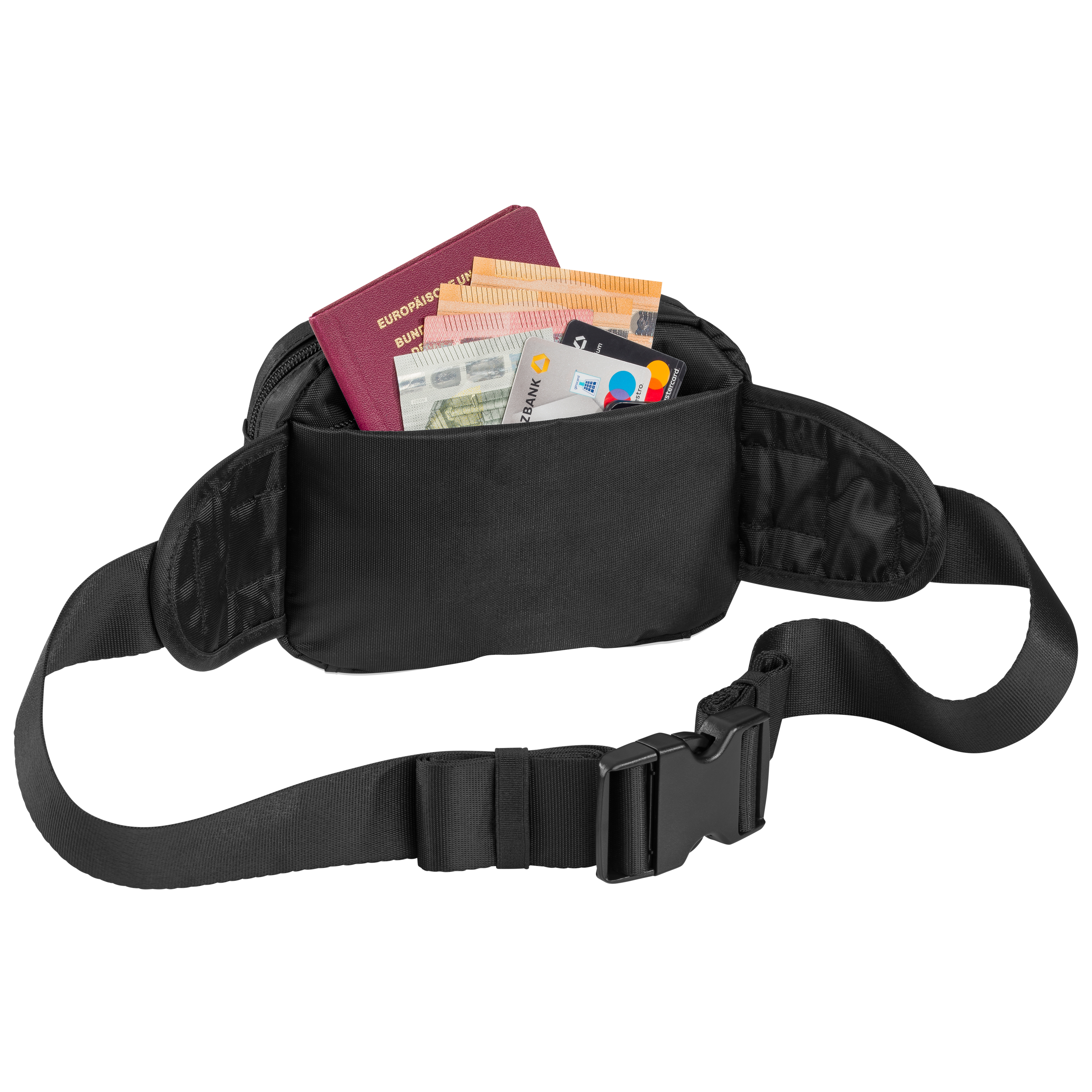 Eine schwarze Bauchtasche mit Gegenständen darin. Ein Reisepass, Geld und Karten sind im offenen Fach sichtbar.