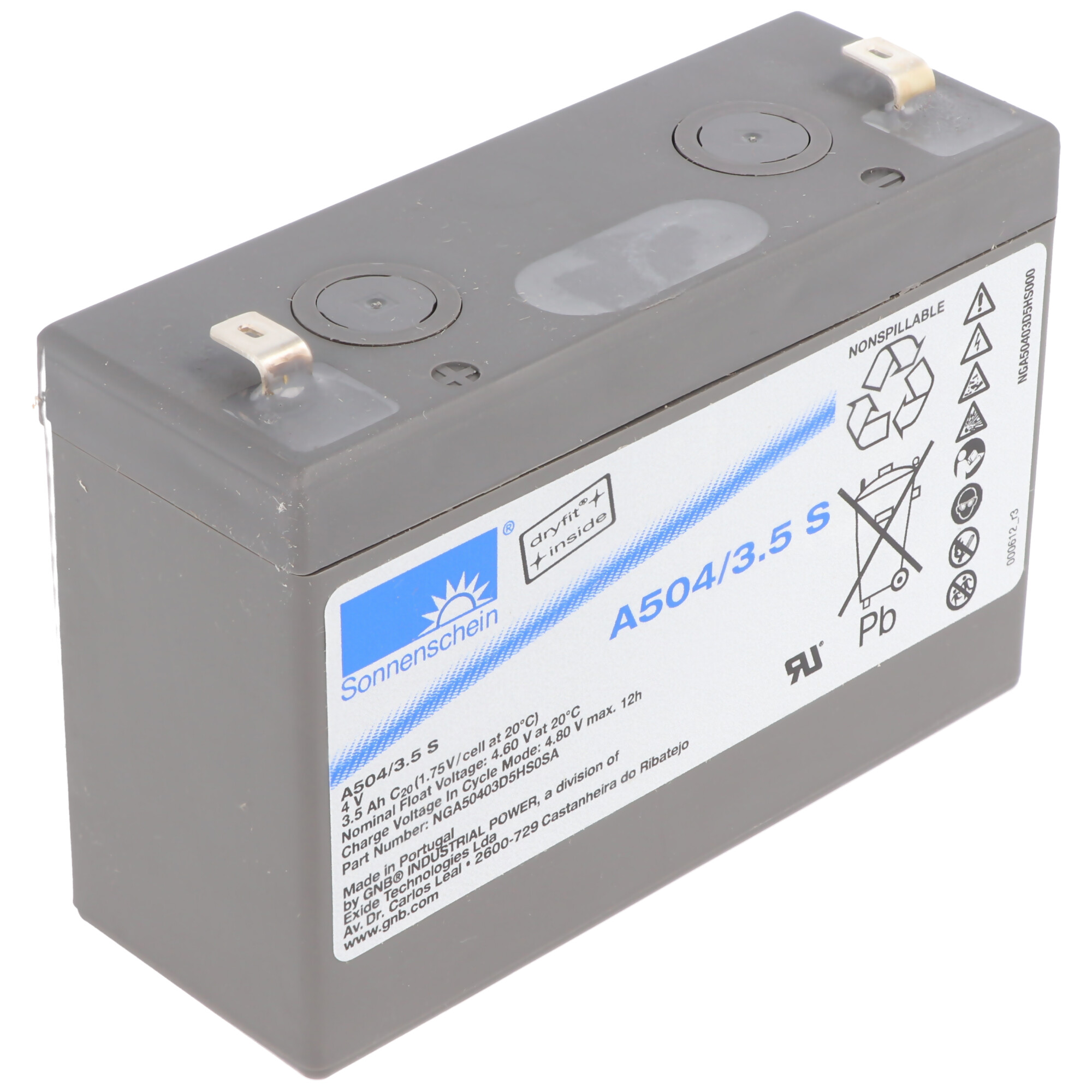Eine graue Sonnenschein-Batterie mit Etiketten. Text und Grafiken auf der Batterie. Weißer Hintergrund.