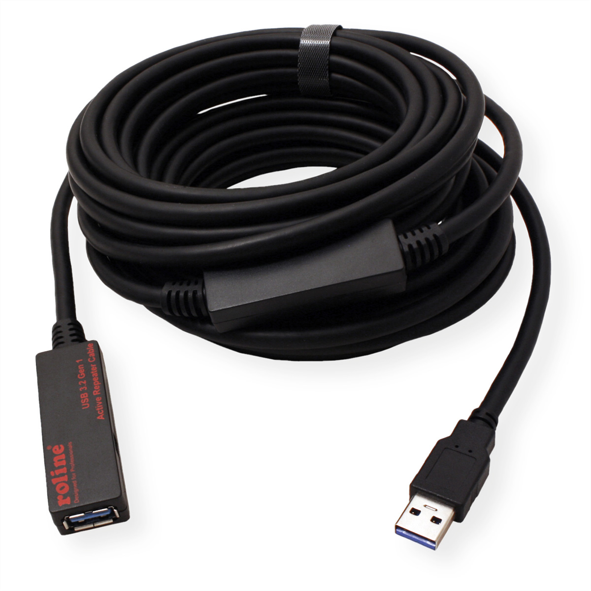 Cavo USB nero. Il cavo è arrotolato, con un connettore USB a un'estremità e un adattatore USB all'altra.