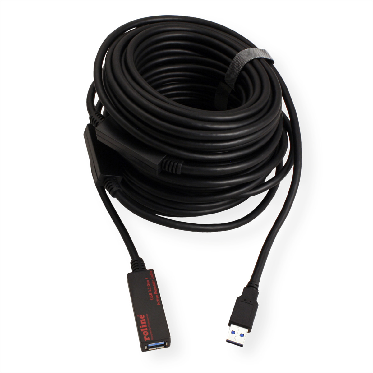 Câble d'extension USB noir. Une extrémité est un connecteur USB, l'autre un port USB.