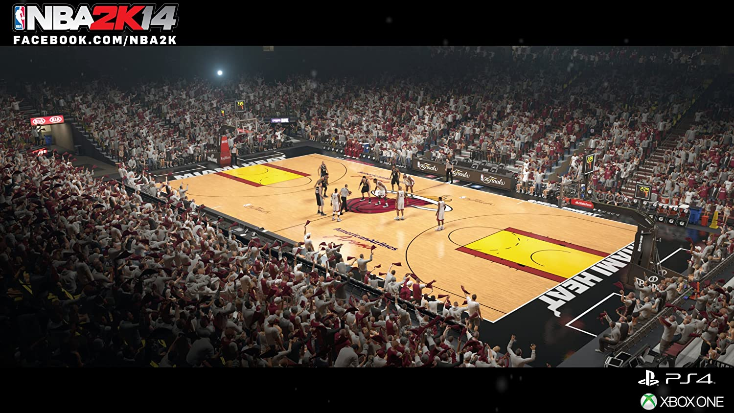 Basketballspiel in einem Stadion, mit Spielern, Schiedsrichtern und einer großen Menschenmenge. Auf dem Spielfeld steht 'Miami Heat'.