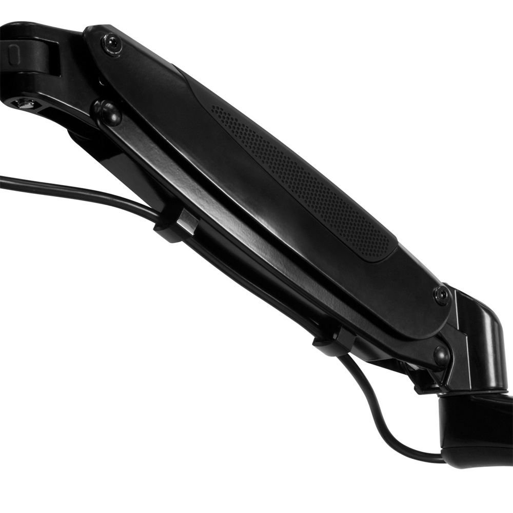 Ein schwarzer Monitorarm mit strukturierter Oberseite. Der Arm ist gebogen. Der Hintergrund ist weiß.