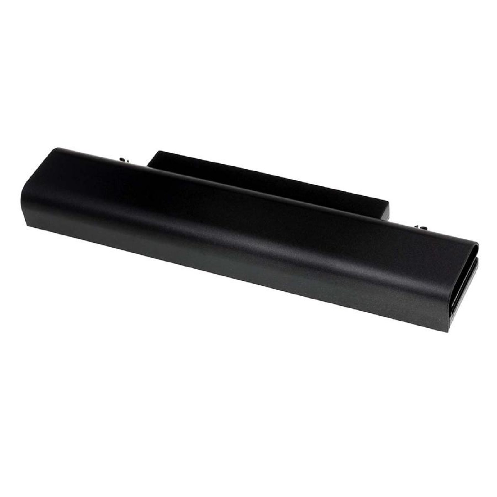 Se muestra una batería negra de portátil, en posición horizontal. Tiene forma rectangular negra.