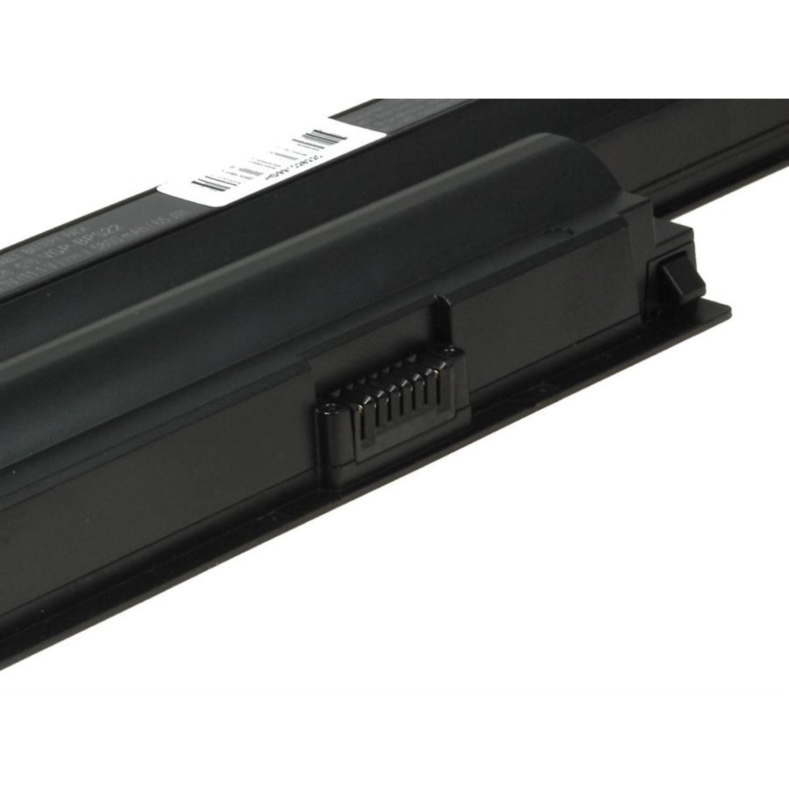 Primer plano de una batería negra para portátil con conector sobre fondo blanco.