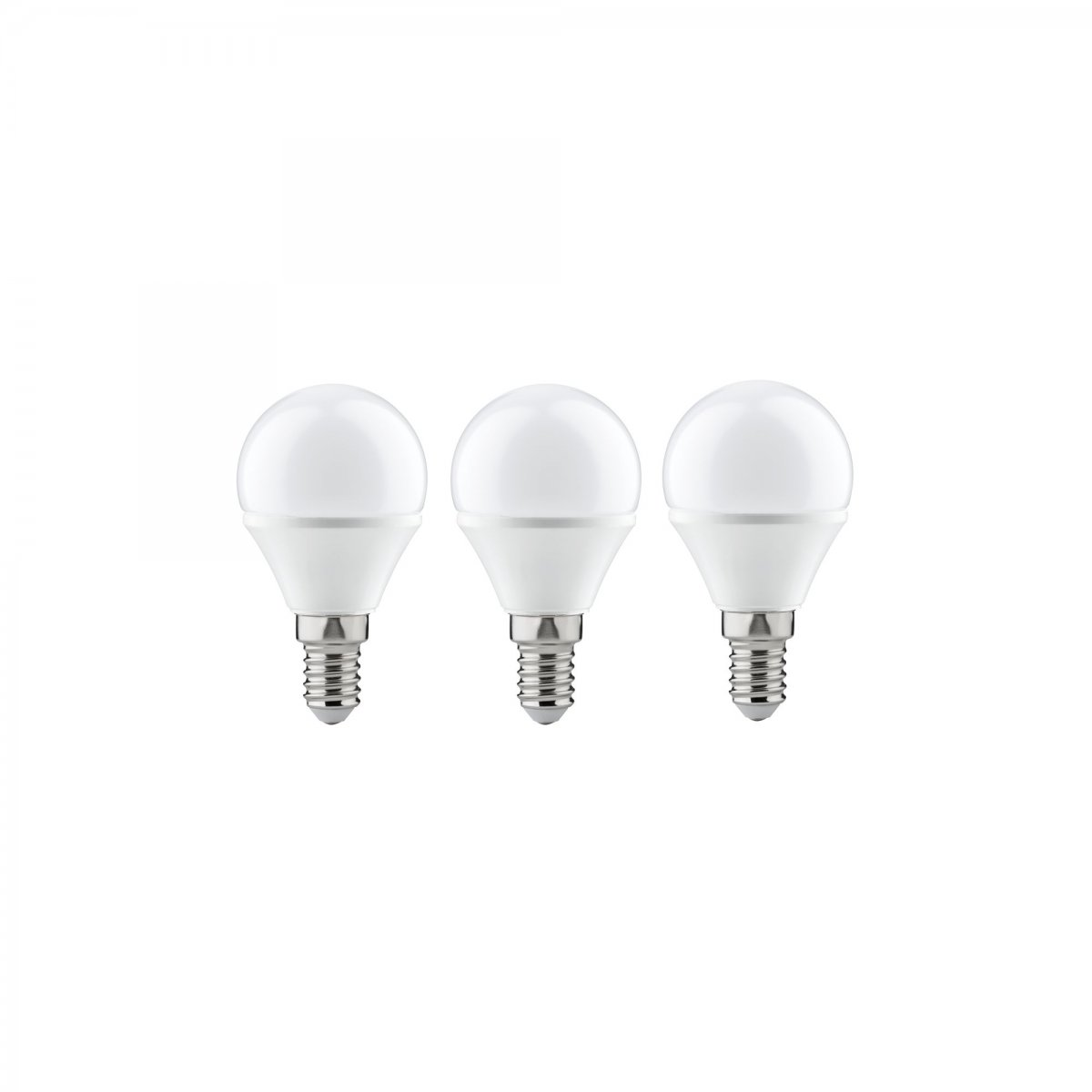 Trzy białe żarówki LED. Mają zaokrąglony wierzch i srebrną podstawę. Wszystkie na białym tle.
