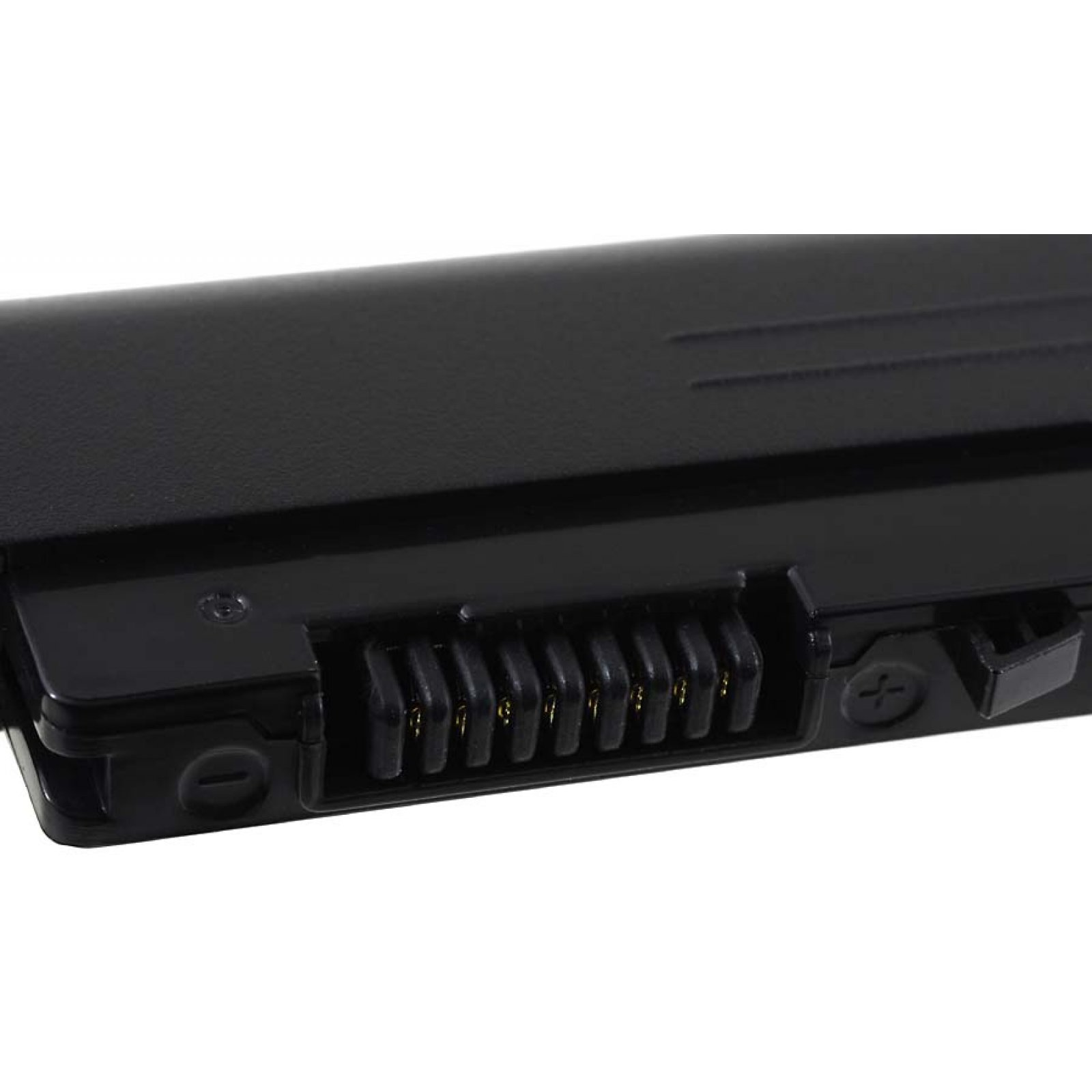 Primer plano del conector de la batería de un portátil. Color negro con contactos dorados. Fondo blanco.