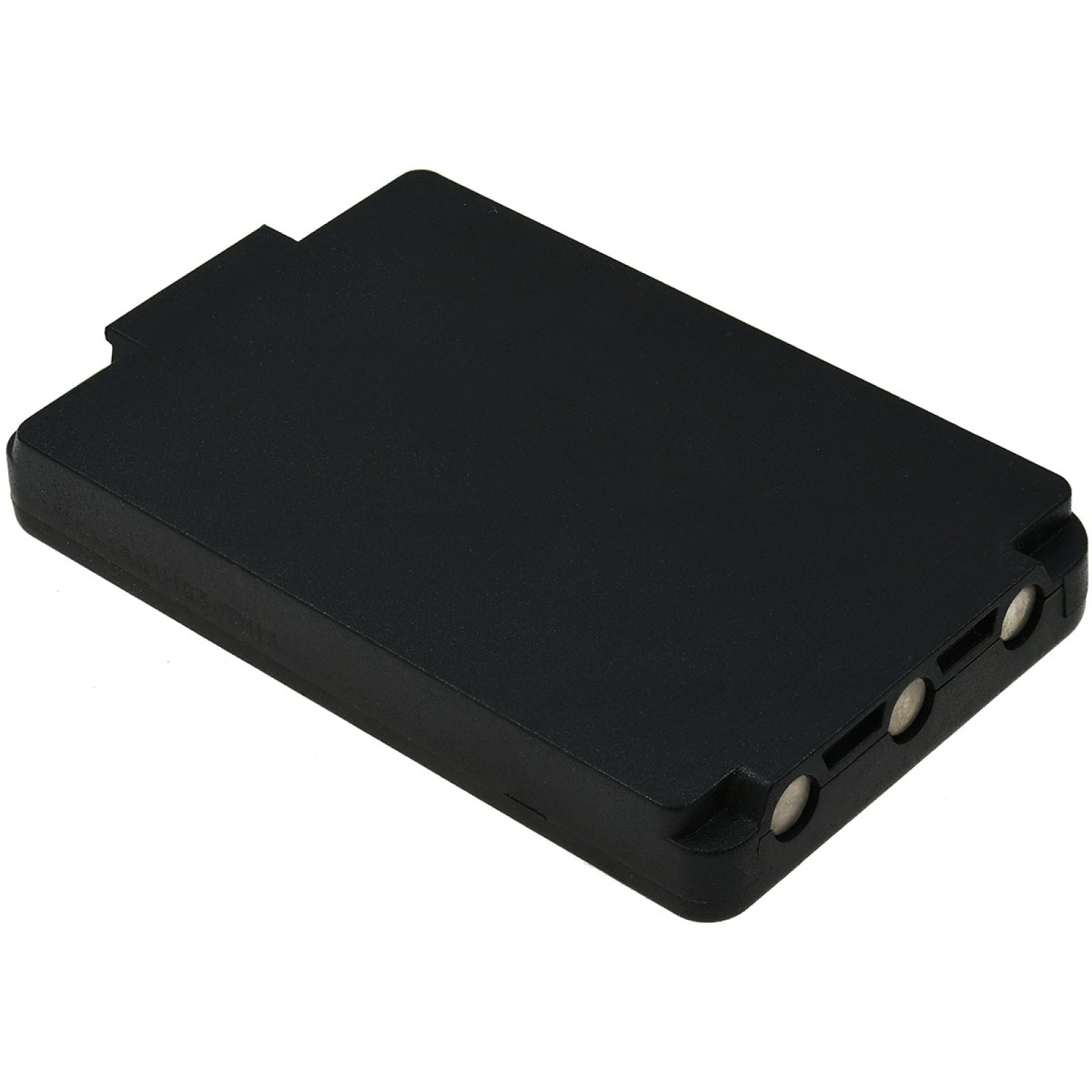 Una batería rectangular negra con tres puntos de contacto plateados. Sobre una superficie blanca.