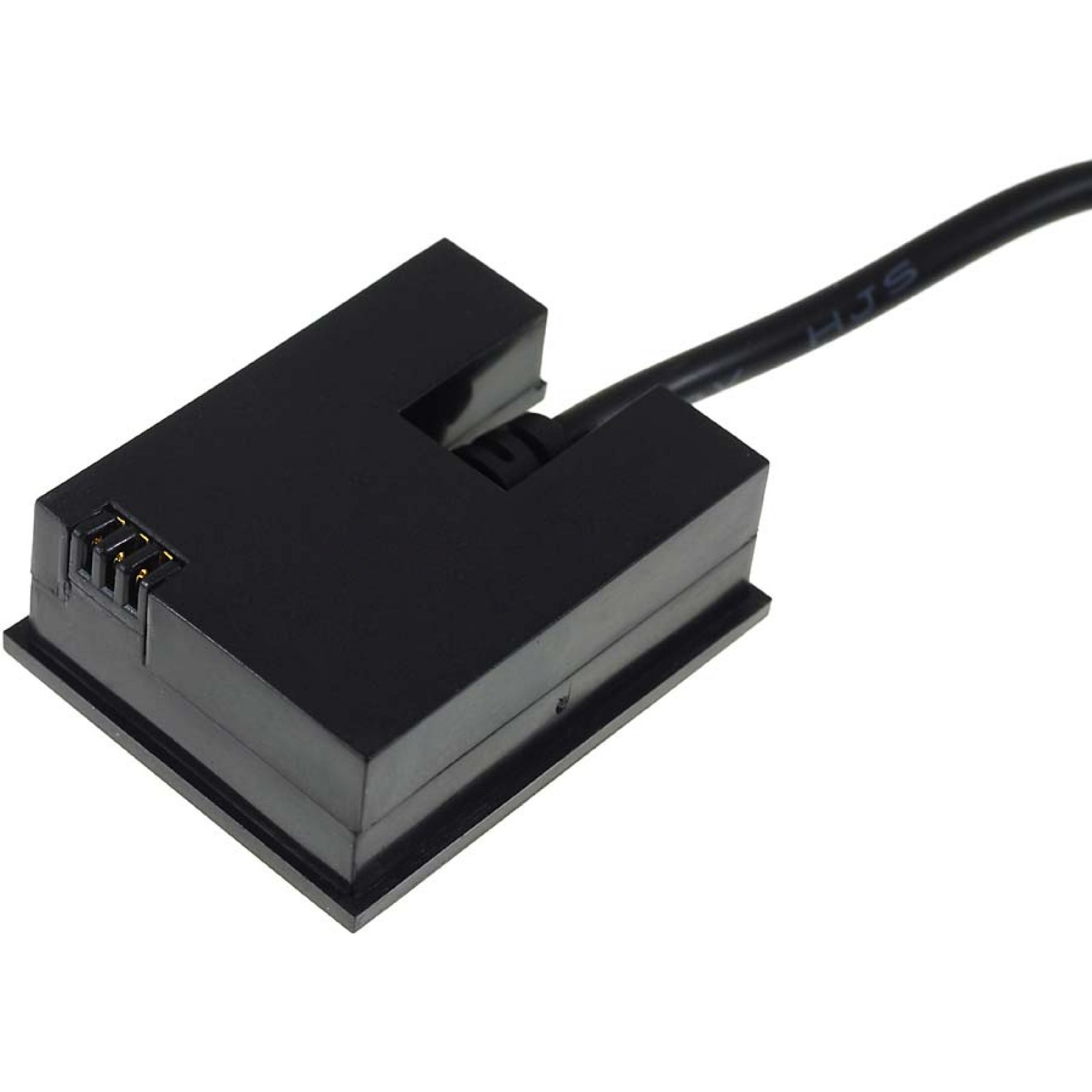 Conector negro con cable adjunto. Tiene múltiples pines dorados.