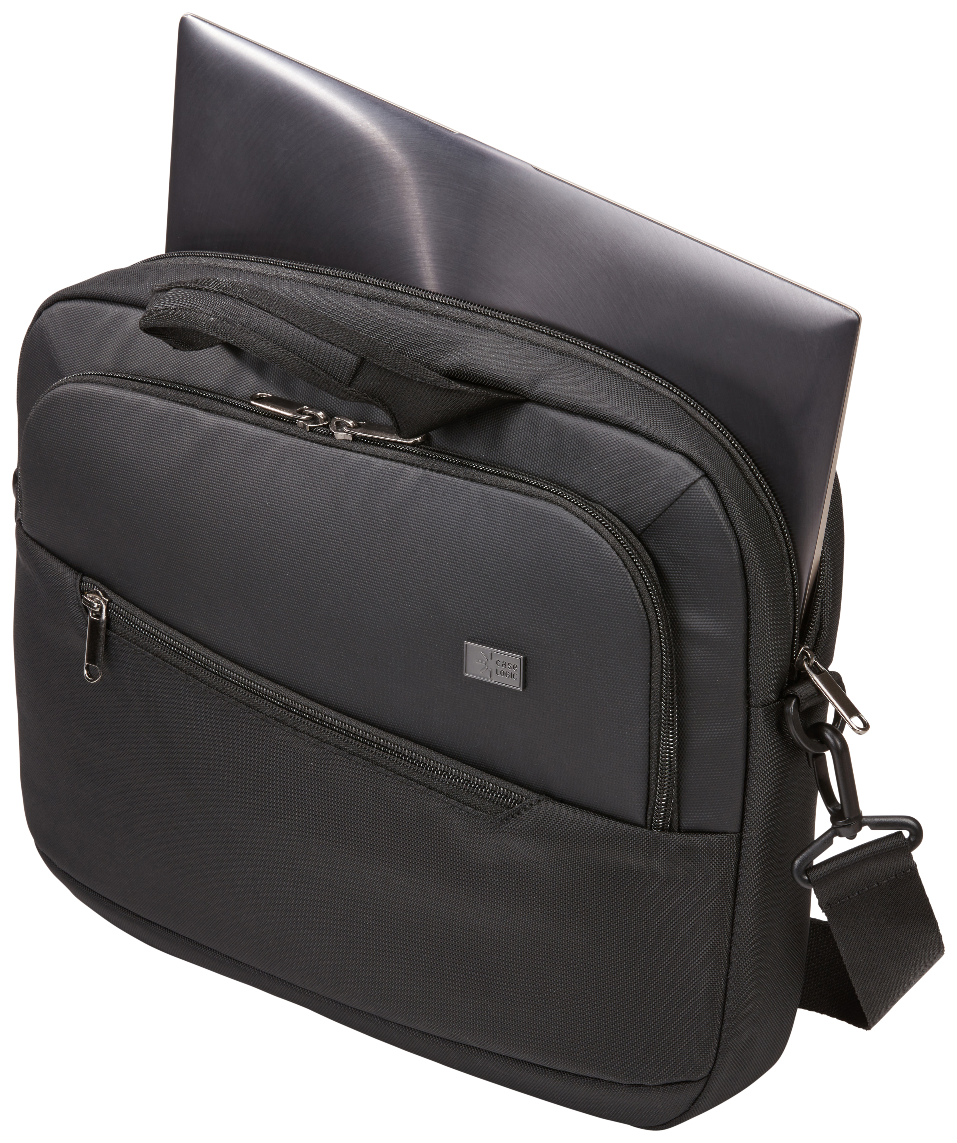 Borsa messenger nera con un laptop all'interno. Sfondo nero.