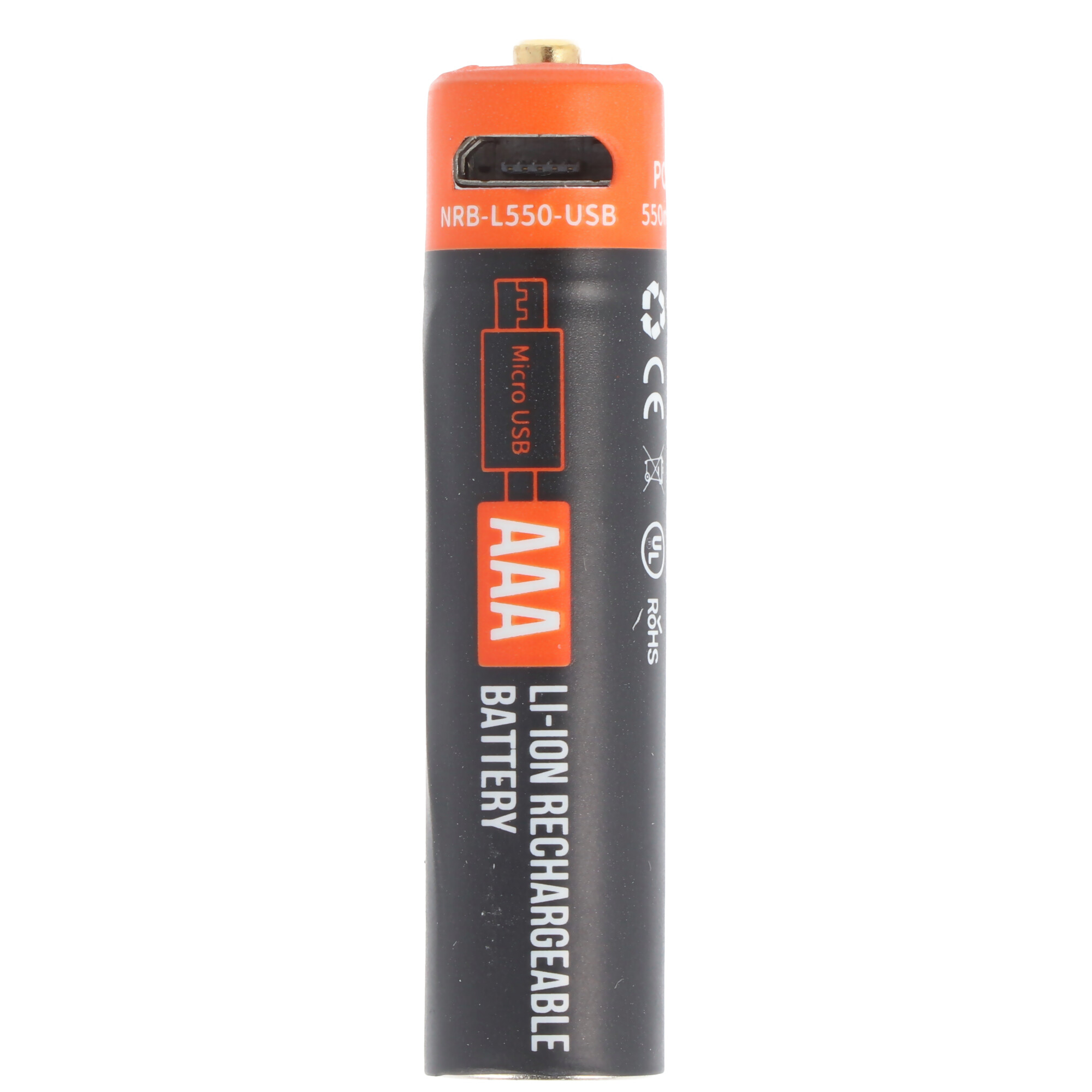 Zwarte en oranje AAA-batterij met USB-poort. Witte achtergrond.