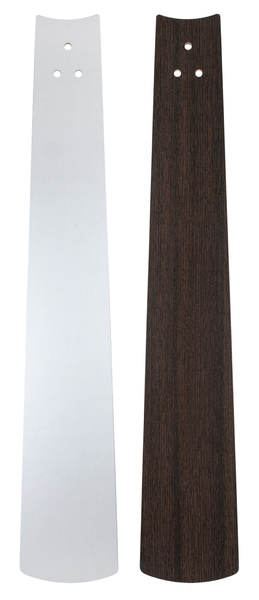 Zwei Deckenventilatorflügel, einer weiß, einer braun, mit Befestigungslöchern oben.