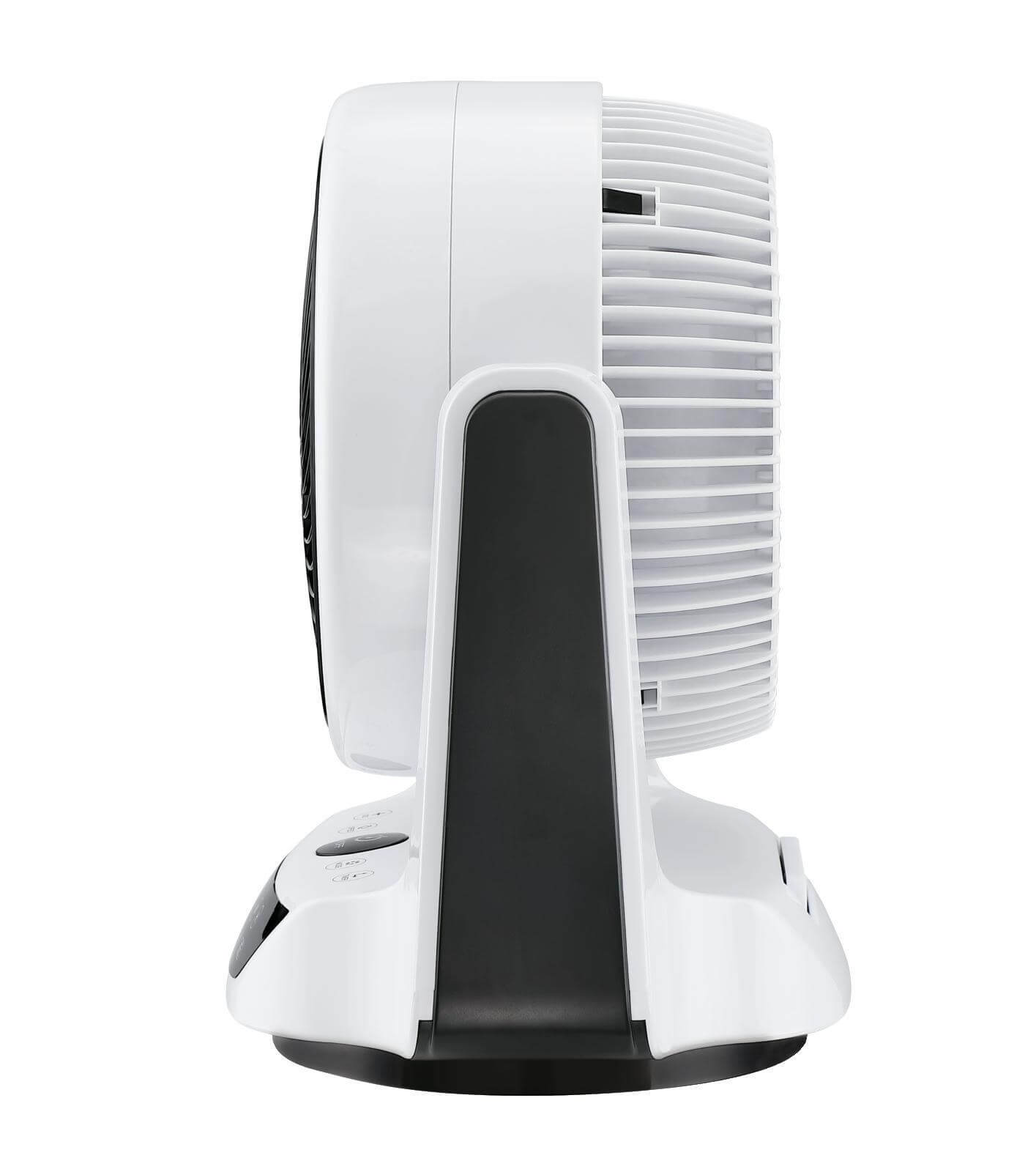 Ein weiß-schwarzer Ventilator, Seitenansicht. Der Ventilator hat ein abgerundetes Design und ein Bedienfeld.