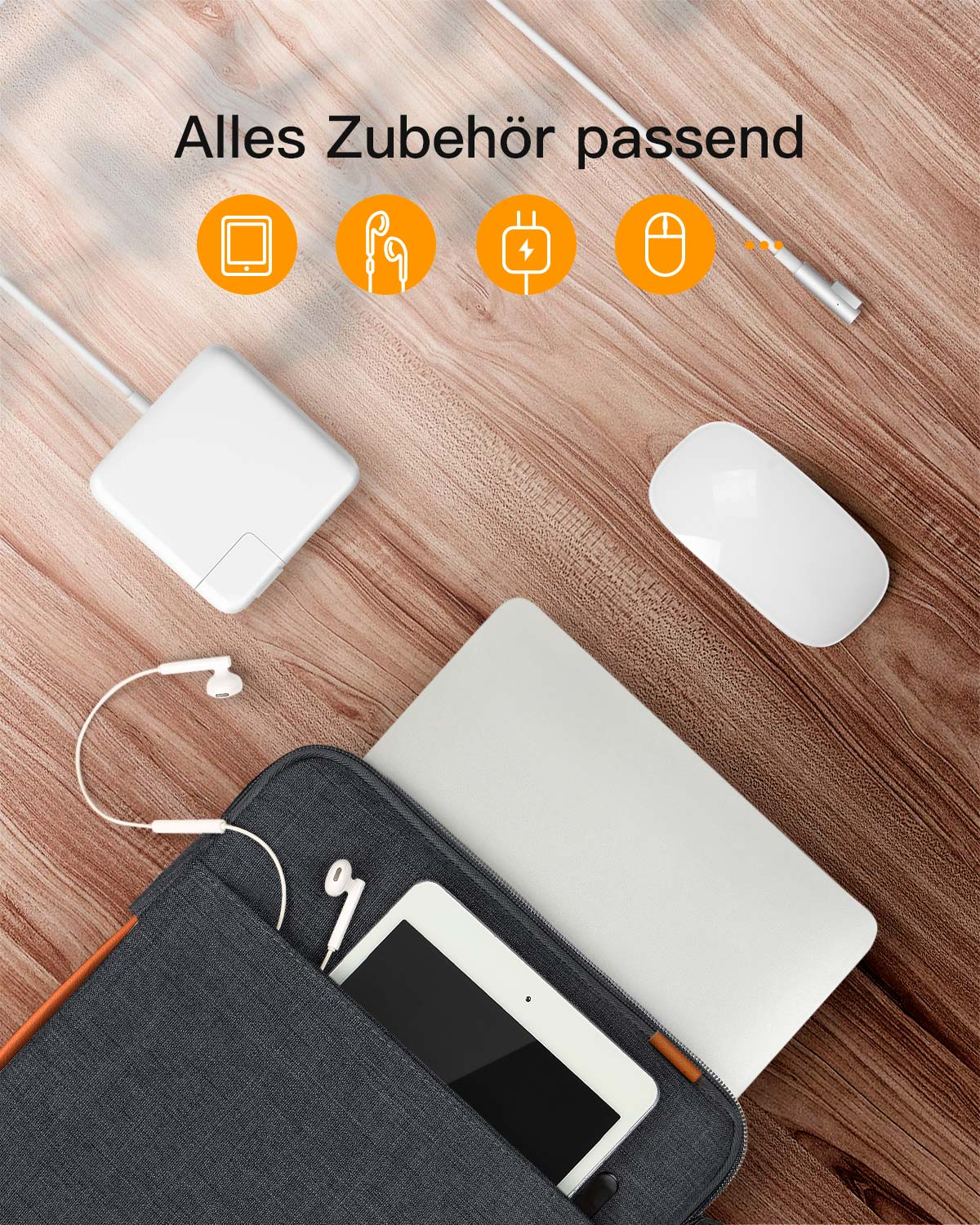 Laptop, Tablet, Maus und Zubehör auf Holzoberfläche. Text: "Alles Zubehör passend".