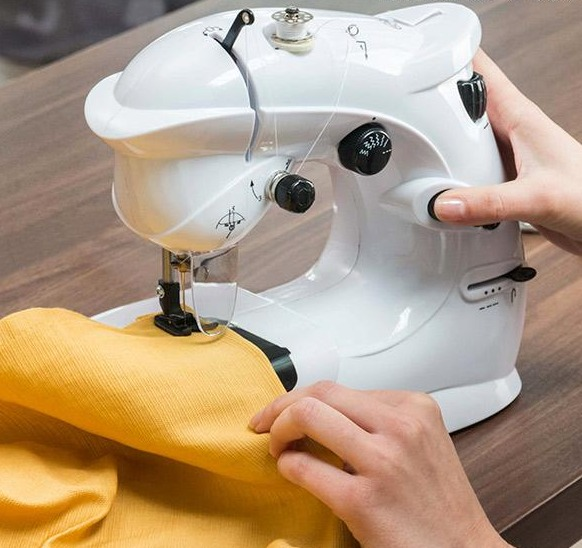 Kompaktnähmaschine Sewing Compact INNOVAGOODS