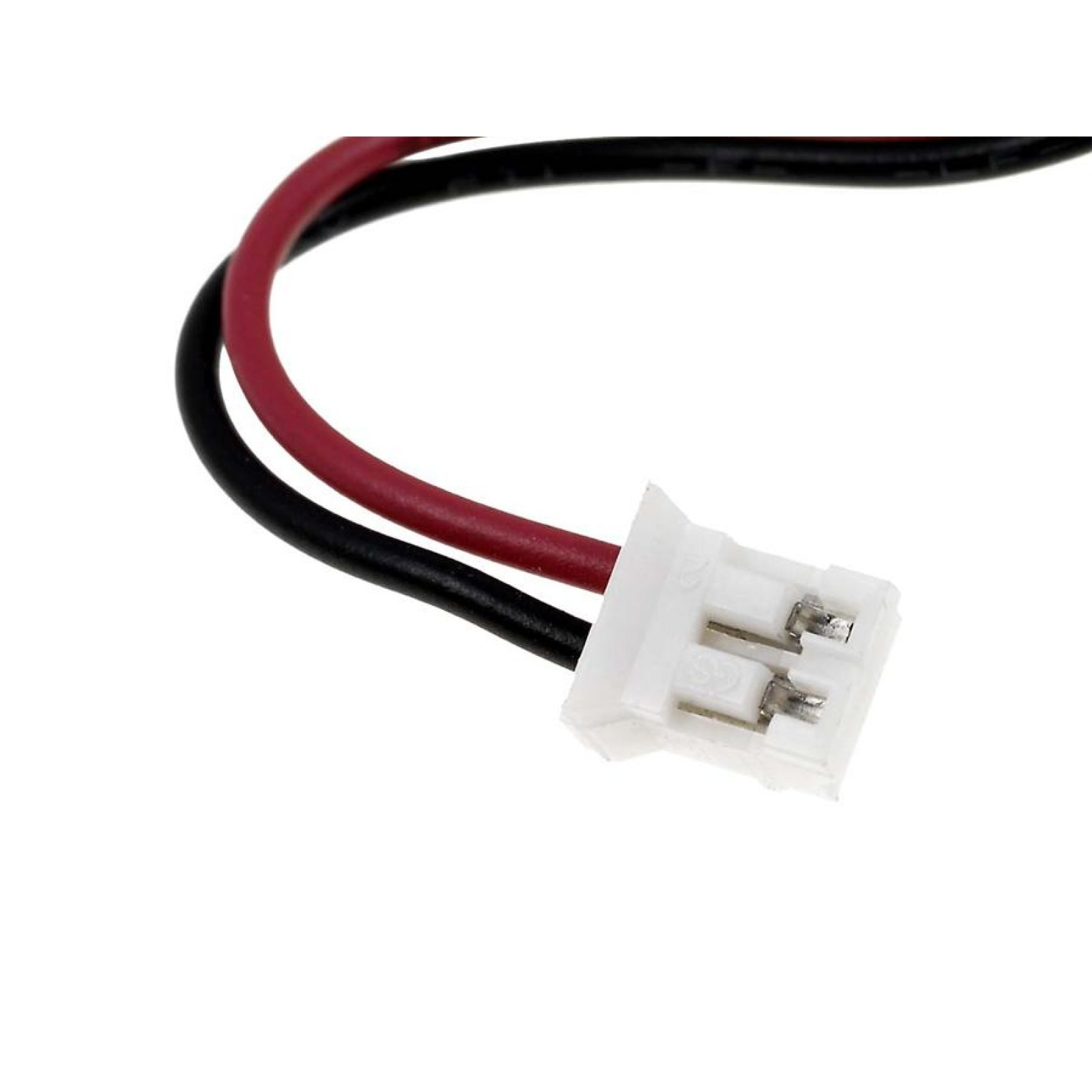 Primer plano de un conector eléctrico blanco con cables rojo y negro. El conector tiene contactos plateados.