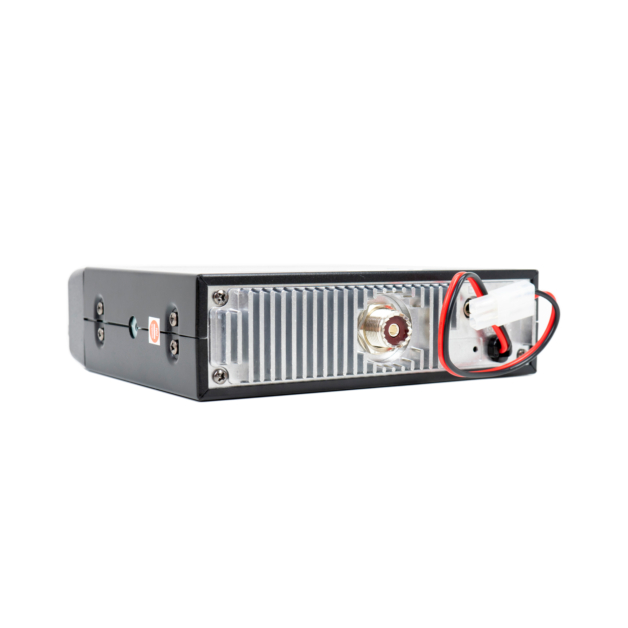 Schwarz-silberner Funktransceiver mit Kühlkörper und Stecker auf weißem Hintergrund.