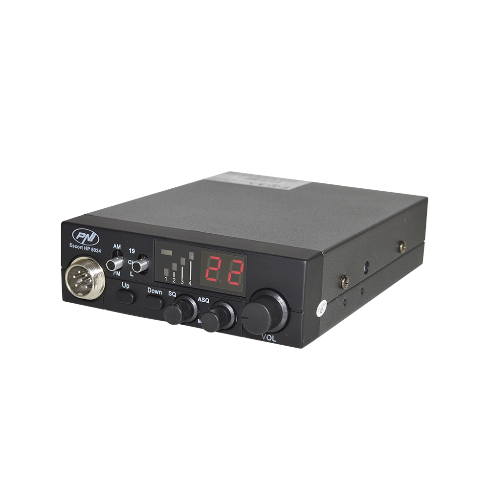 Ein schwarzes Radio. Es hat ein Display mit der Nummer 22. Es hat mehrere Knöpfe und einen Lautstärkeregler.