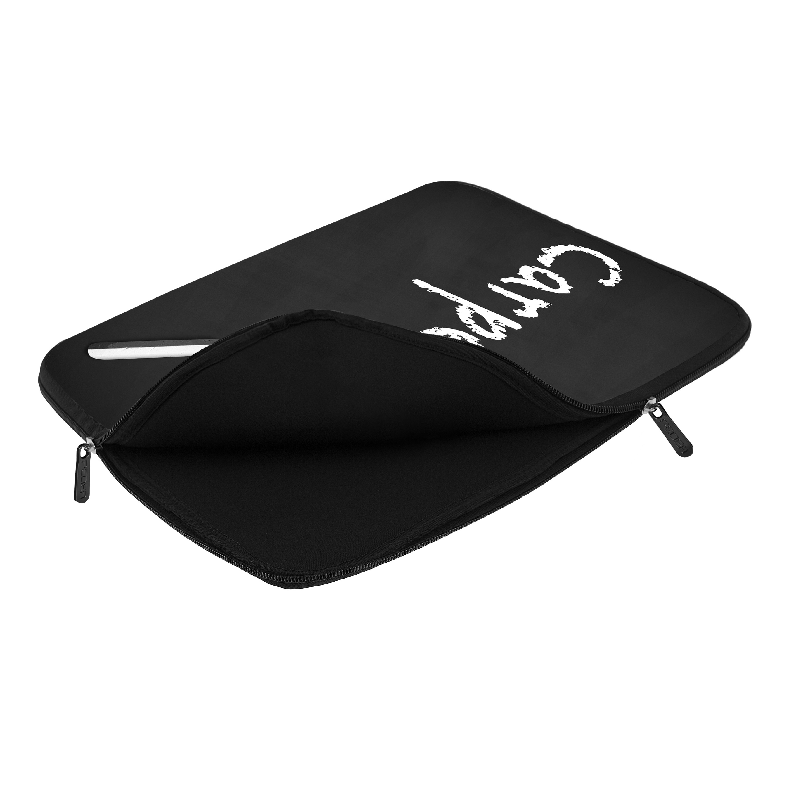 Schwarze Laptoptasche mit weißem Text, geöffnet mit Innenansicht und Stift.