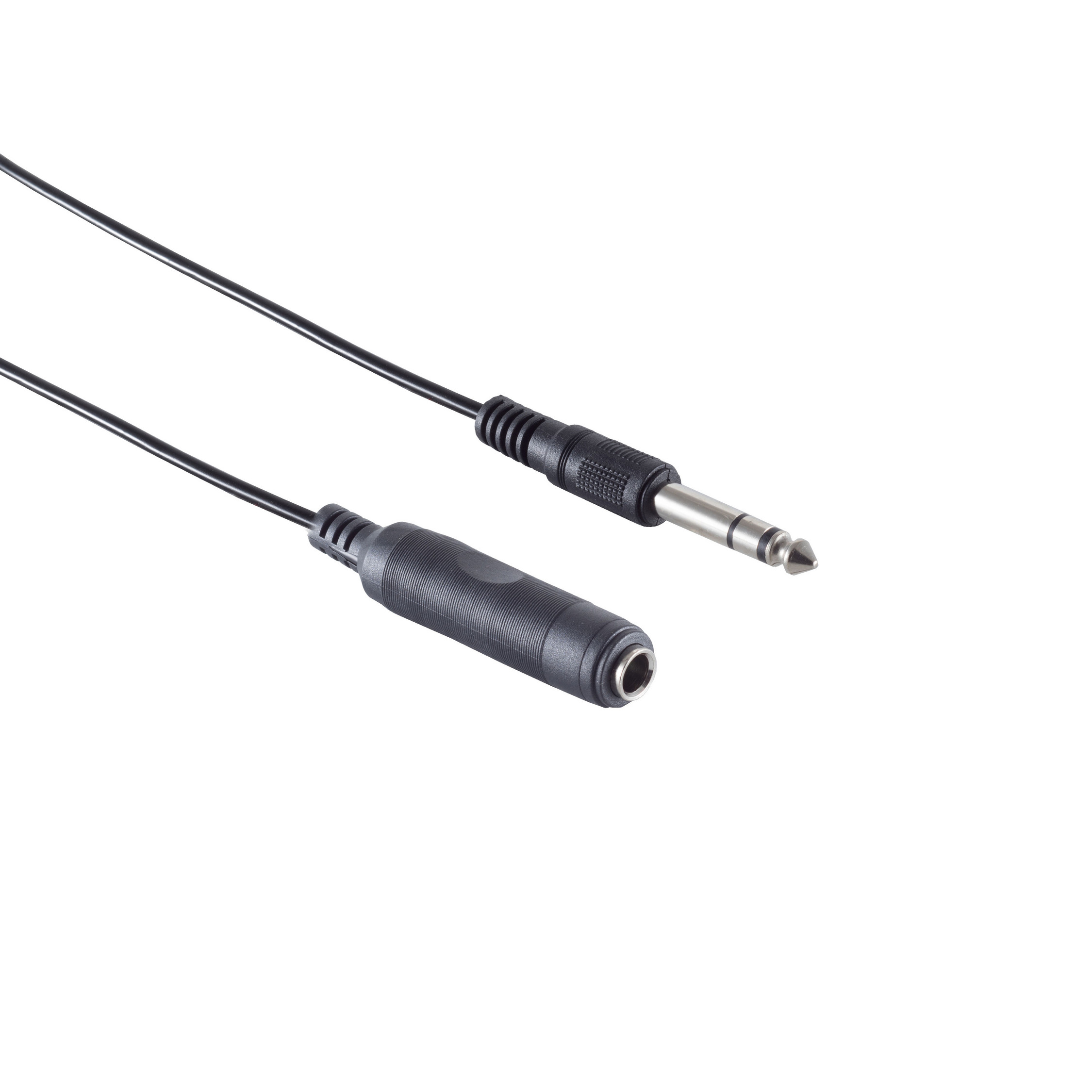 Audiokabel mit Stecker und Buchse, weißer Hintergrund.