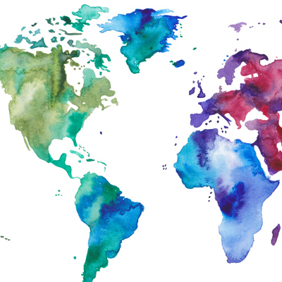Aquarell-Weltkarte mit Kontinenten in verschiedenen Farben auf Weiß.