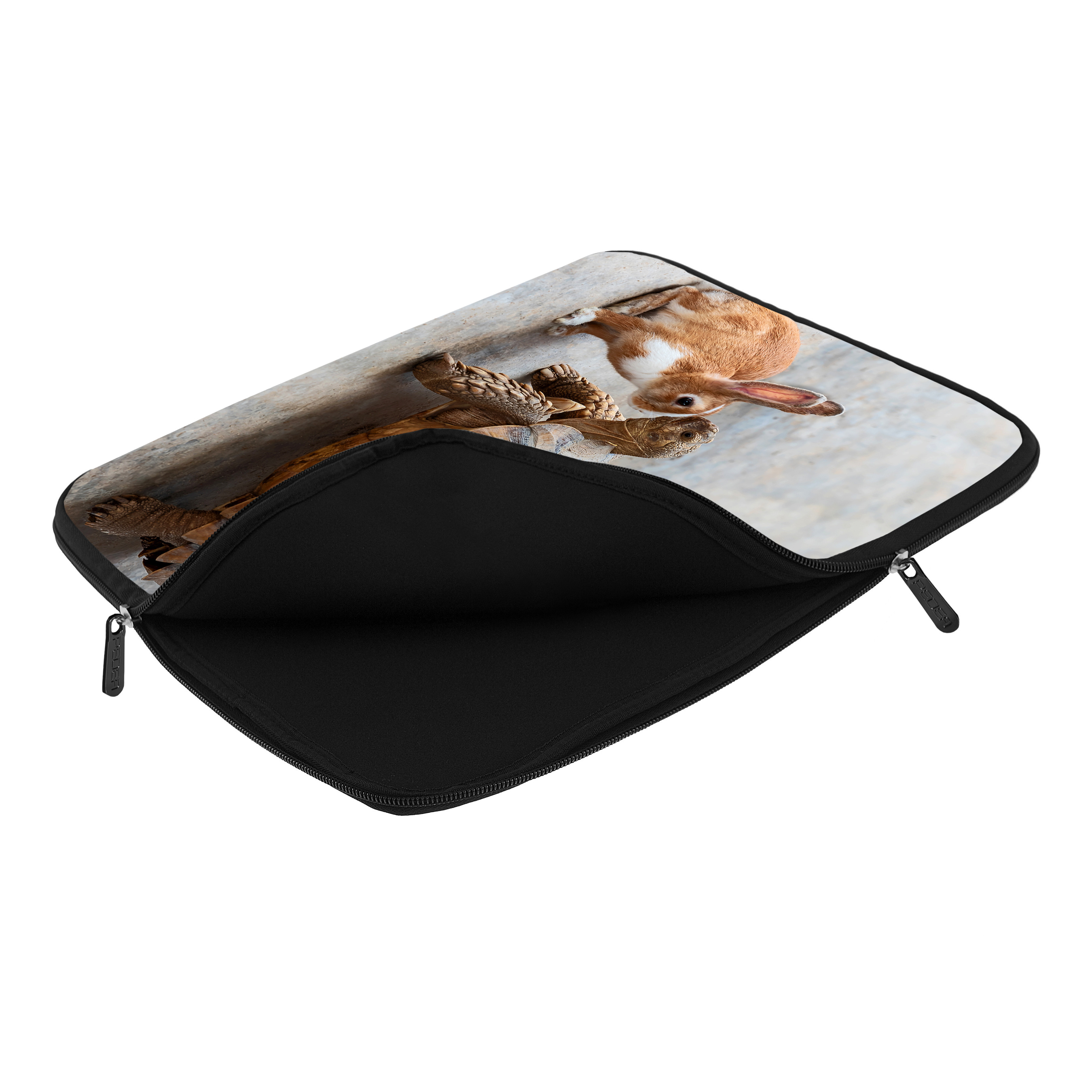 Laptoptasche mit einem Hasen und einer Schildkröte darauf.
