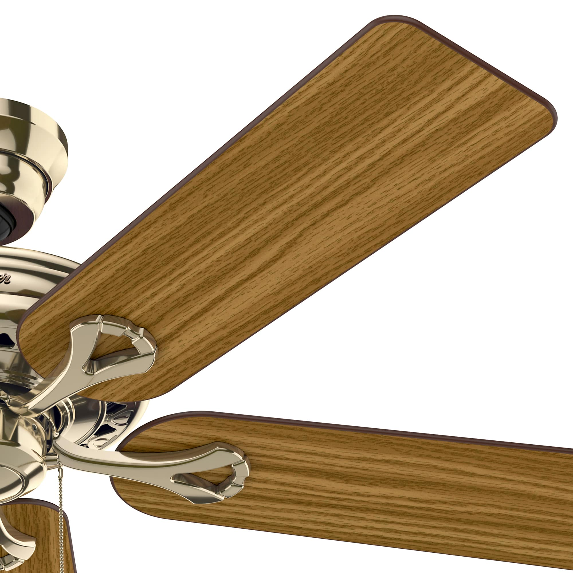 Nahaufnahme eines Deckenventilators mit zwei braunen Holzblättern und goldfarbenen Akzenten.