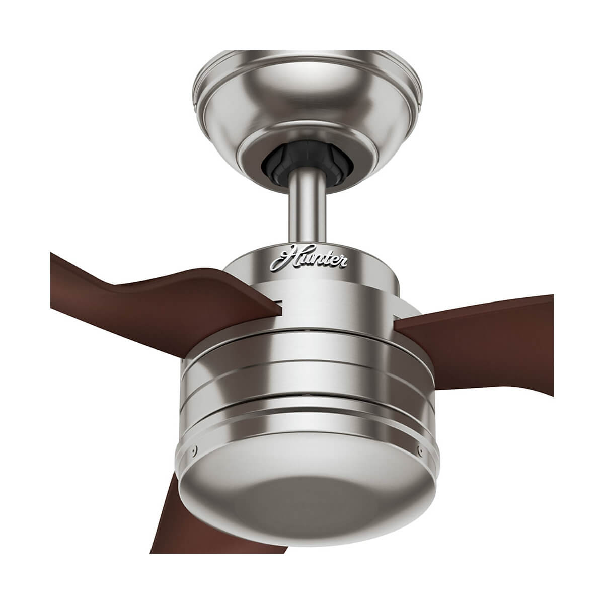 Ein Deckenventilator mit silbernen und braunen Flügeln und Hunter-Logo.