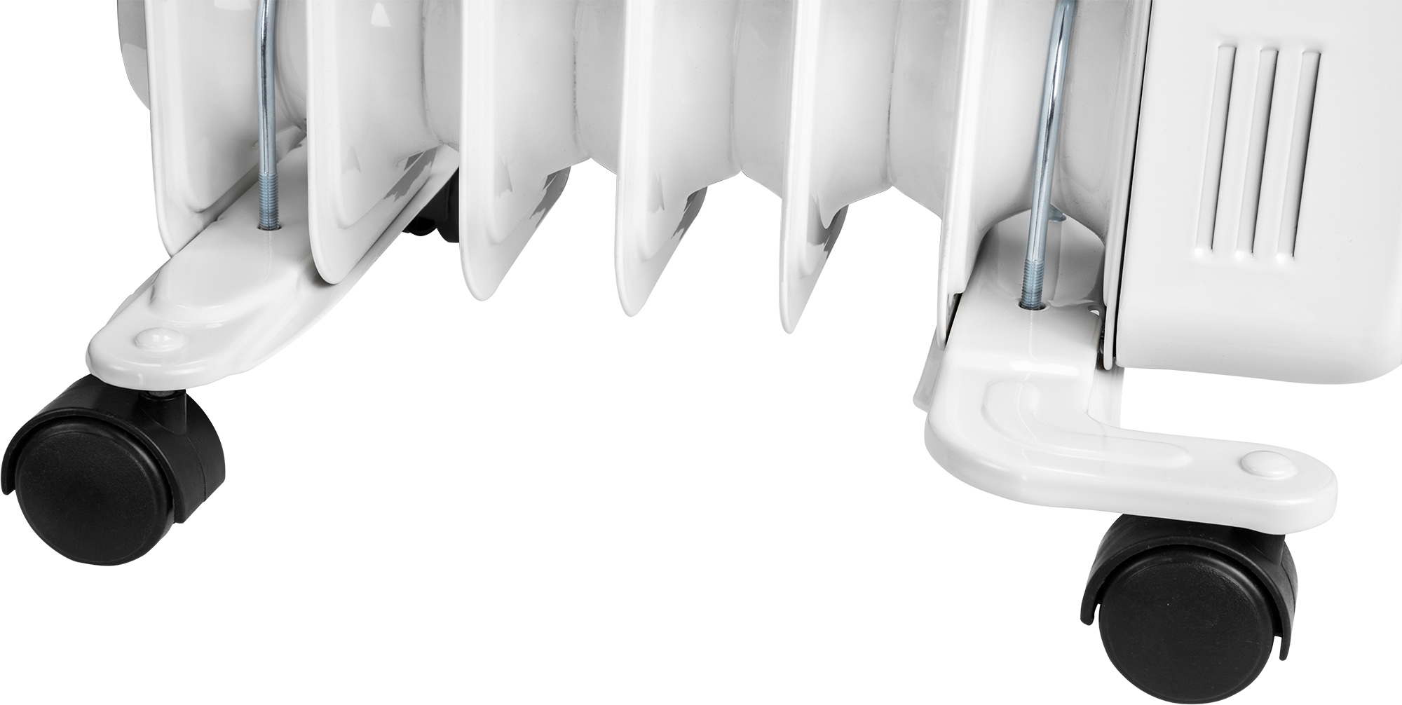 Biały grzejnik z kółkami, zbliżenie na kółka i ramę.