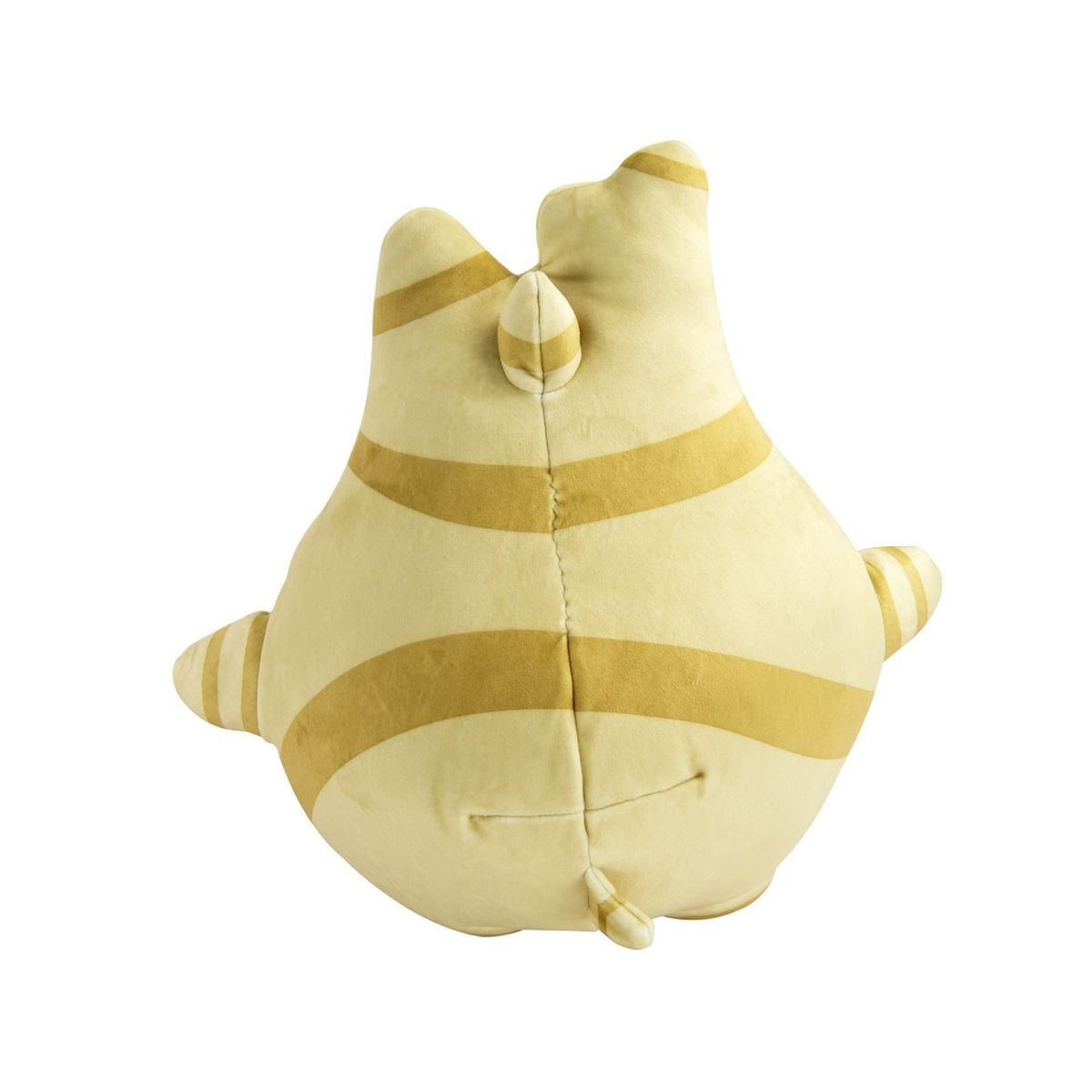 Beżowy pluszowy kot z brązowymi paskami. Jest na białym tle.