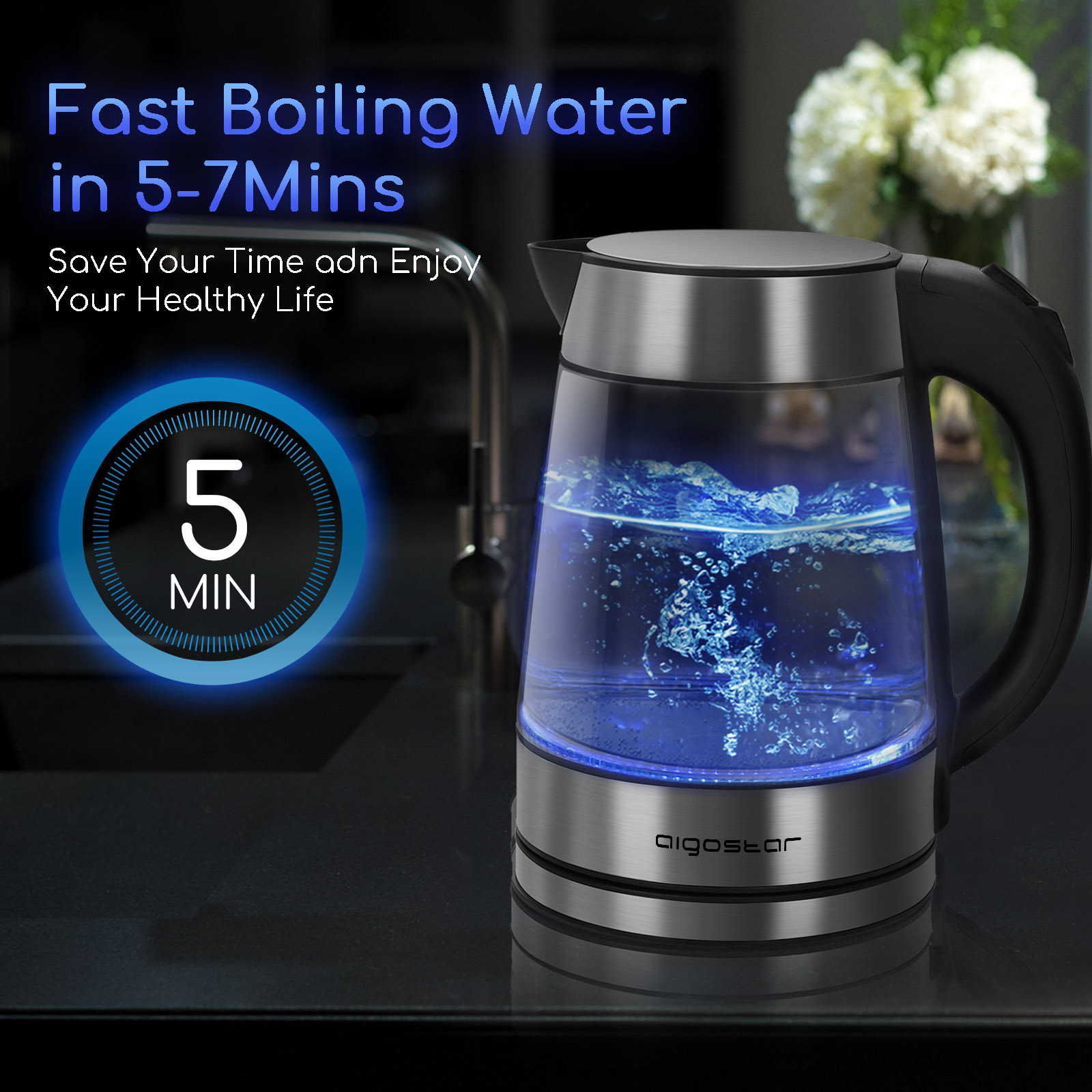 Elektrischer Wasserkocher mit blau leuchtendem Wasser, umgeben von Text und einem Timer. Küche.