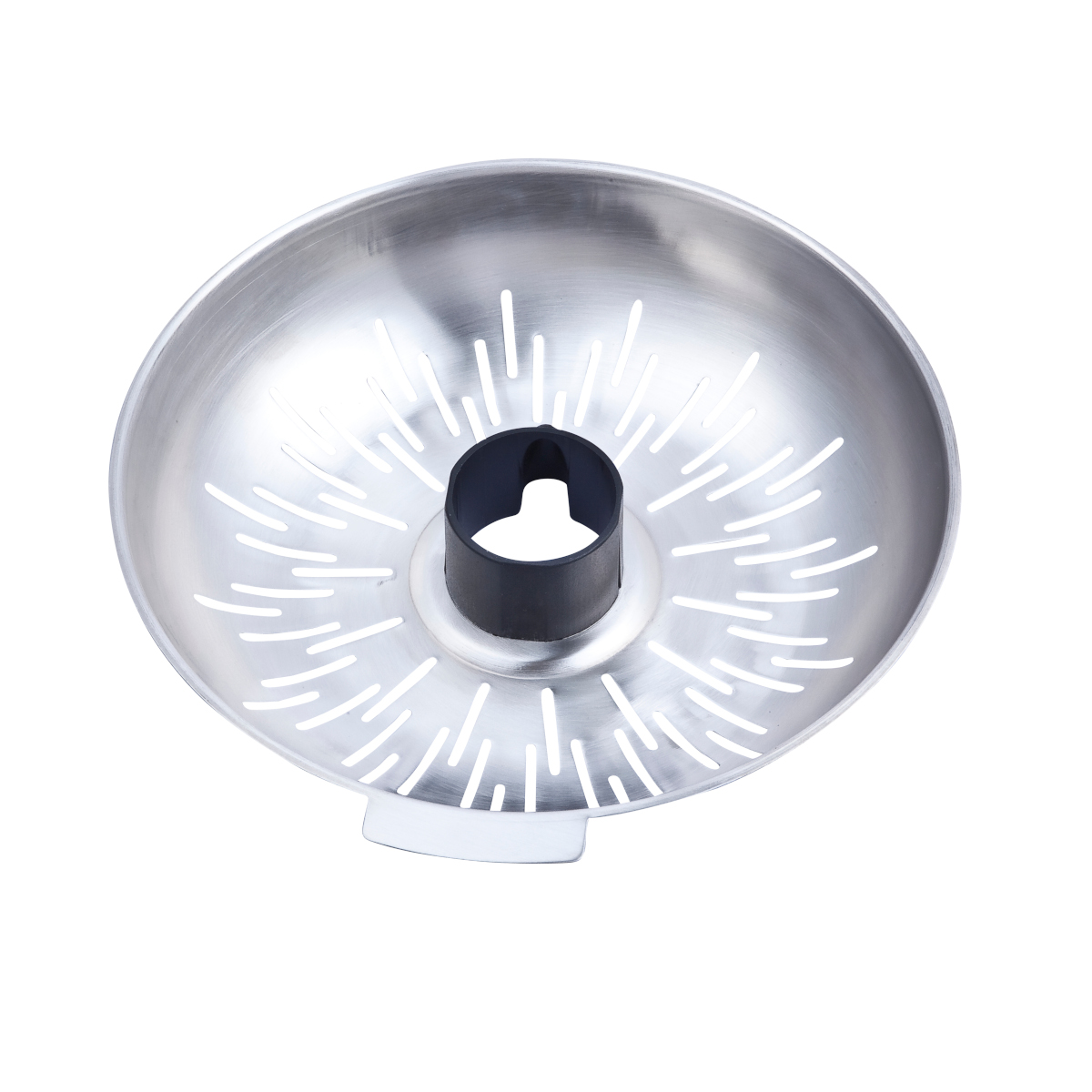 Srebrne naczynie kuchenne z otworami i czarnym wewnętrznym okręgiem.