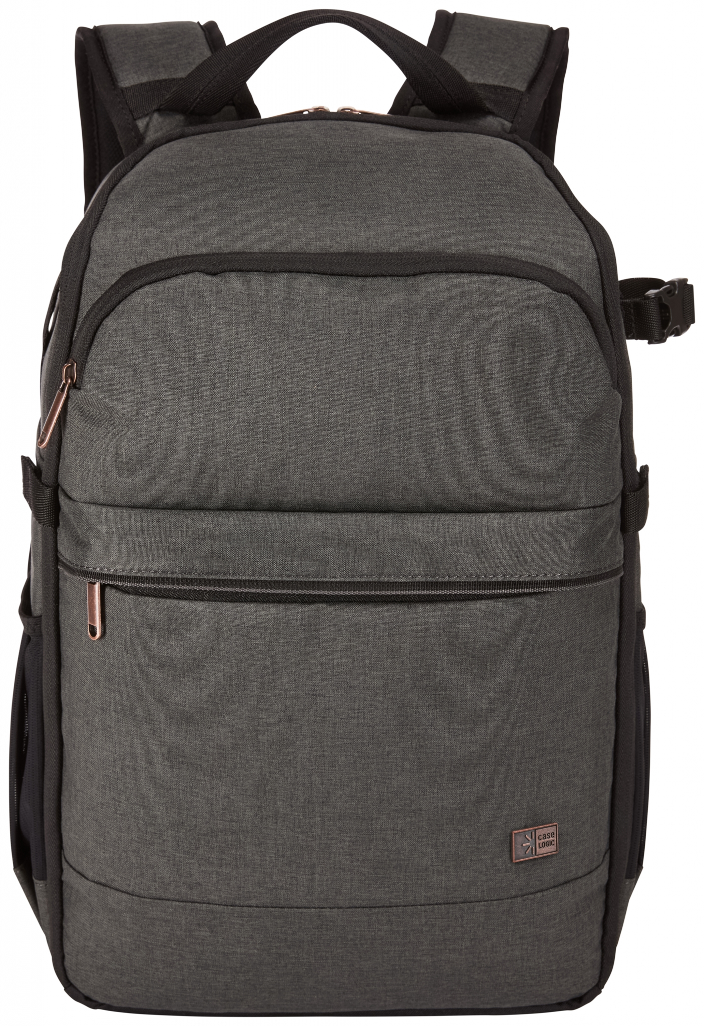 Ein grauer Case Logic Rucksack mit Front- und Seitentaschen. Das Markenlogo ist sichtbar.
