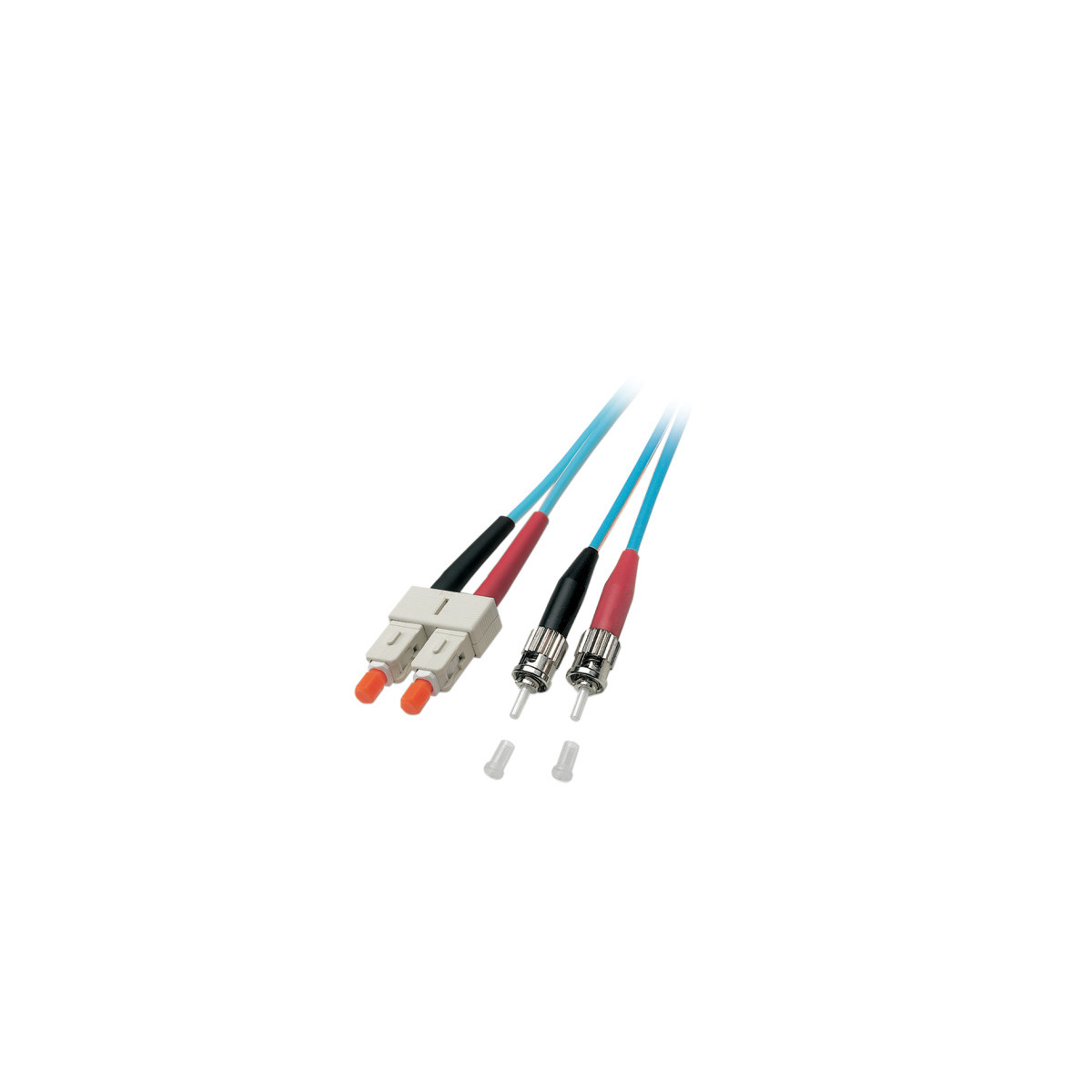 Cavi in fibra ottica blu con connettori su sfondo bianco.