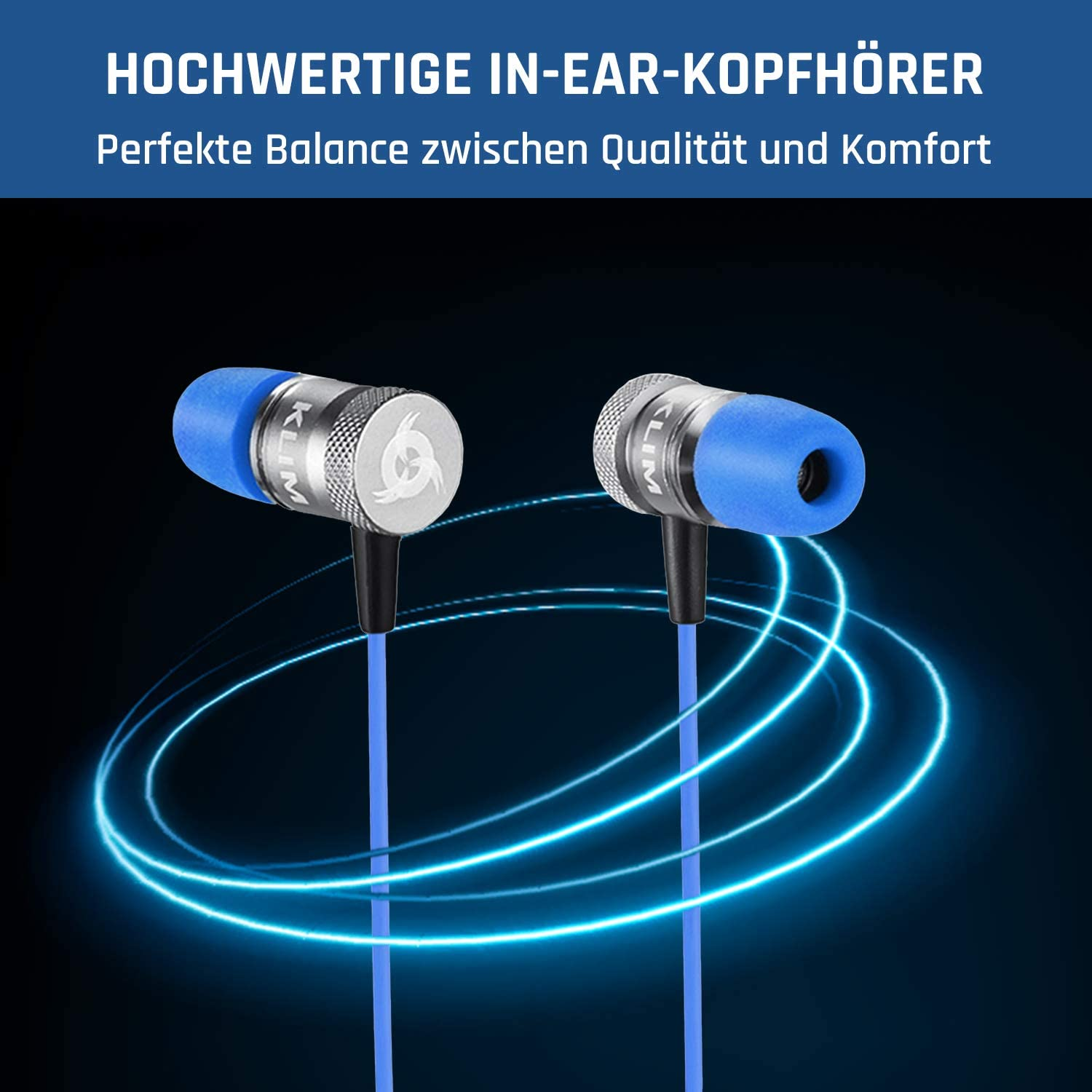 Zwei blaue und silberne In-Ear-Kopfhörer mit blauem Kabel vor dunklem Hintergrund.
