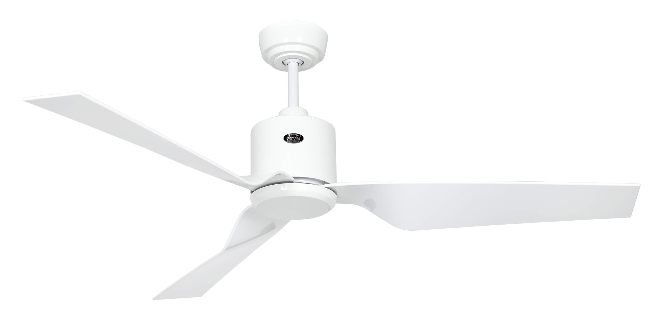 Ein weißer Deckenventilator mit drei Blättern, einem weißen Motor und einer weißen Stange.